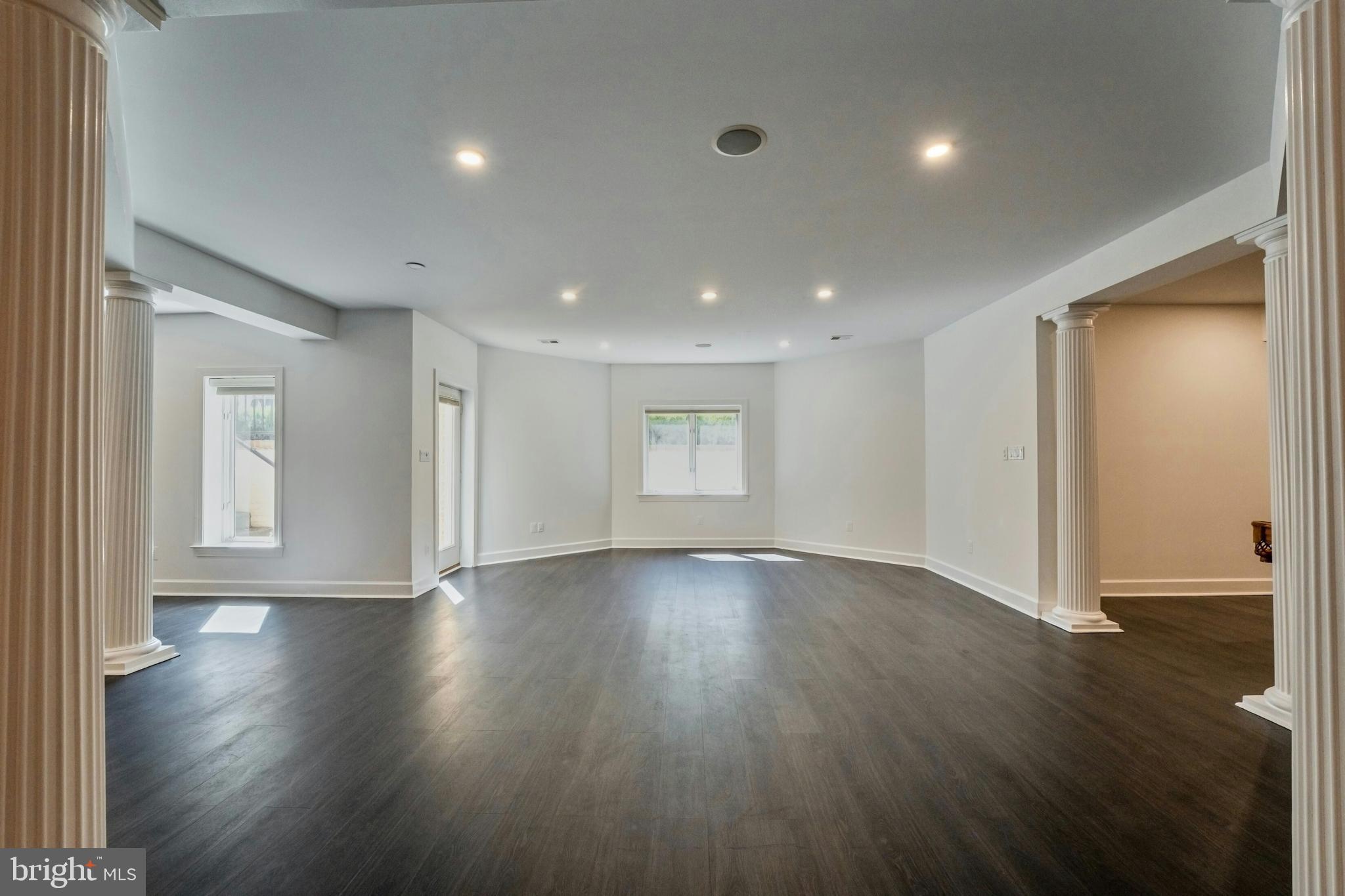 RED CEDAR WEST - Residential