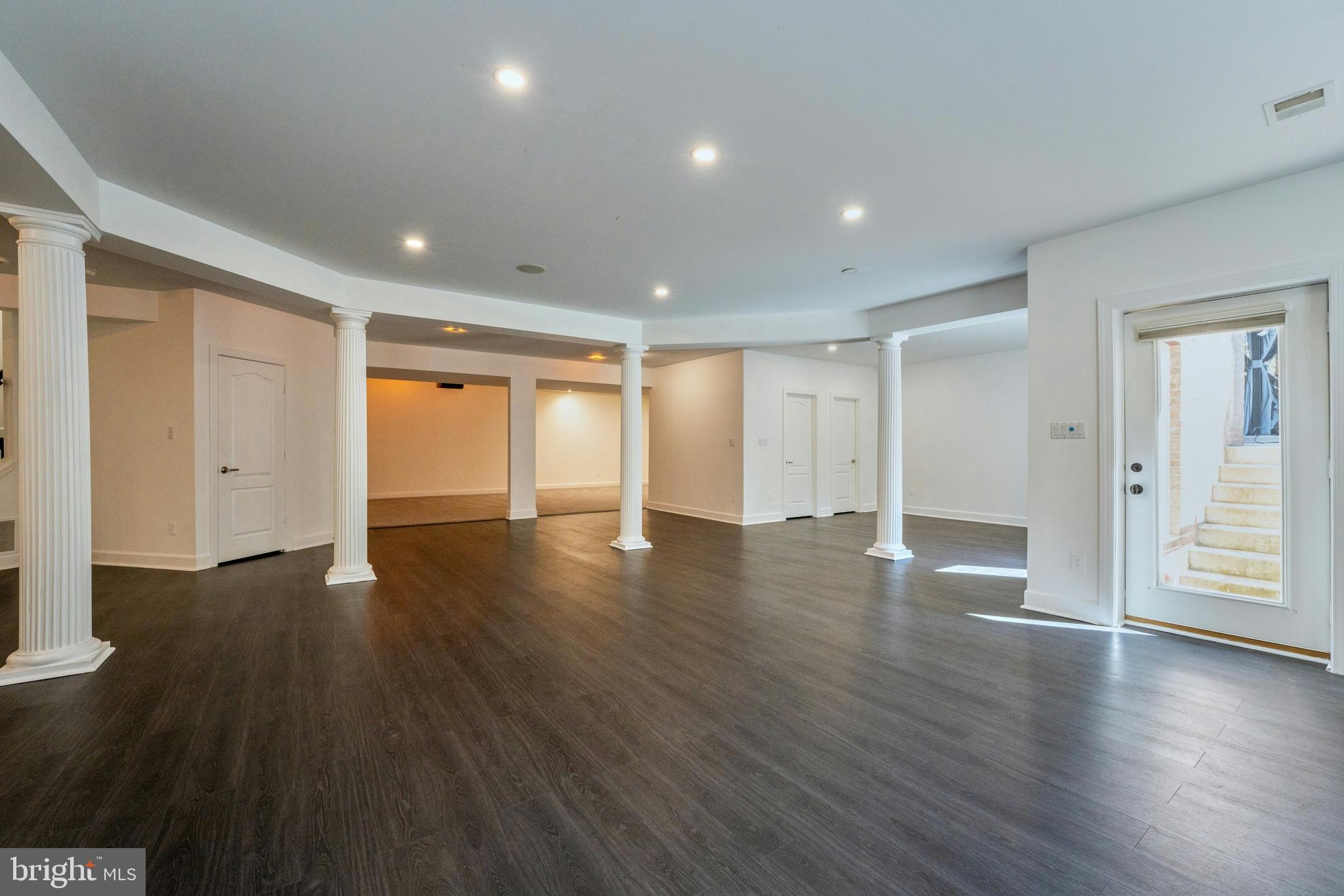 RED CEDAR WEST - Residential