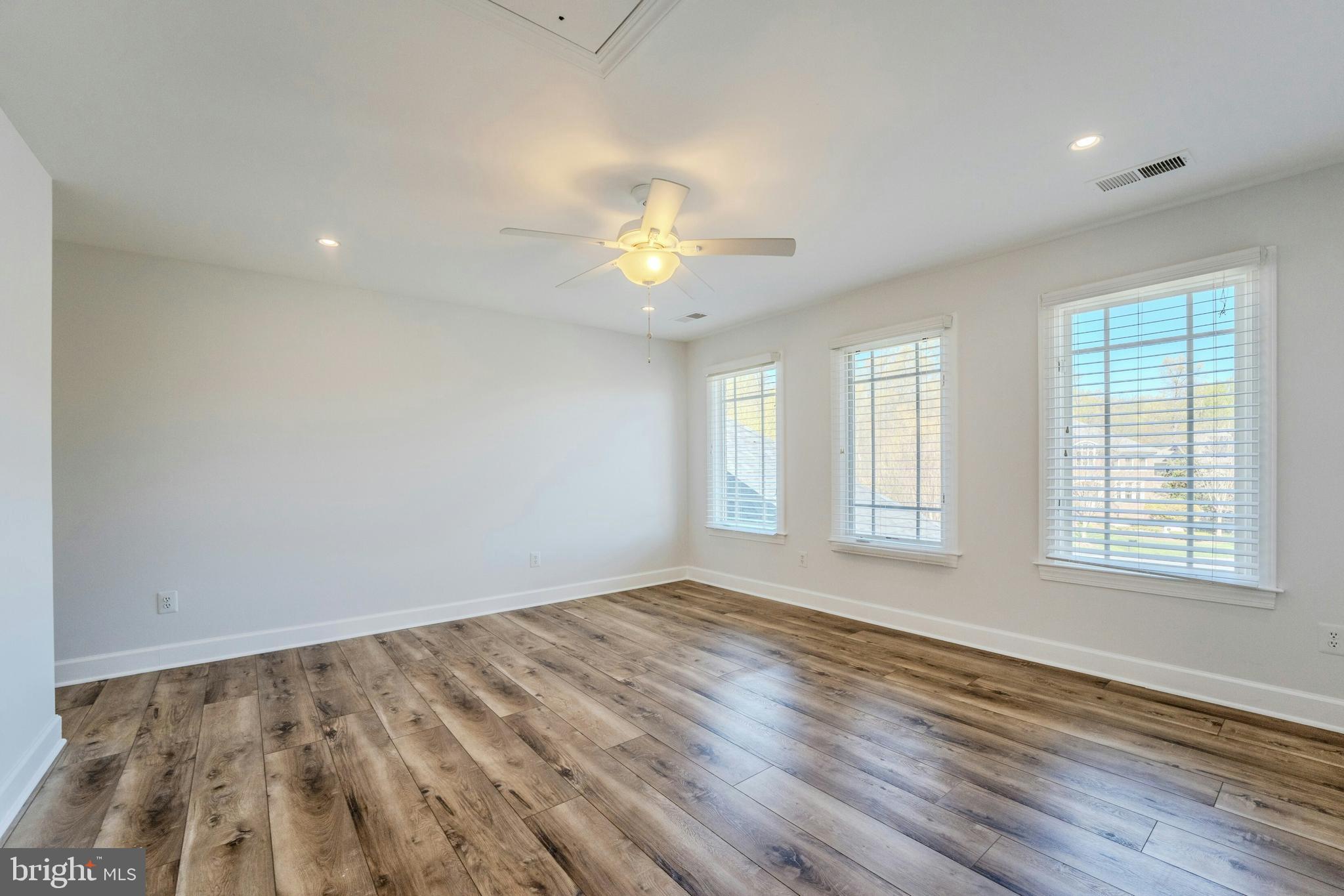 RED CEDAR WEST - Residential