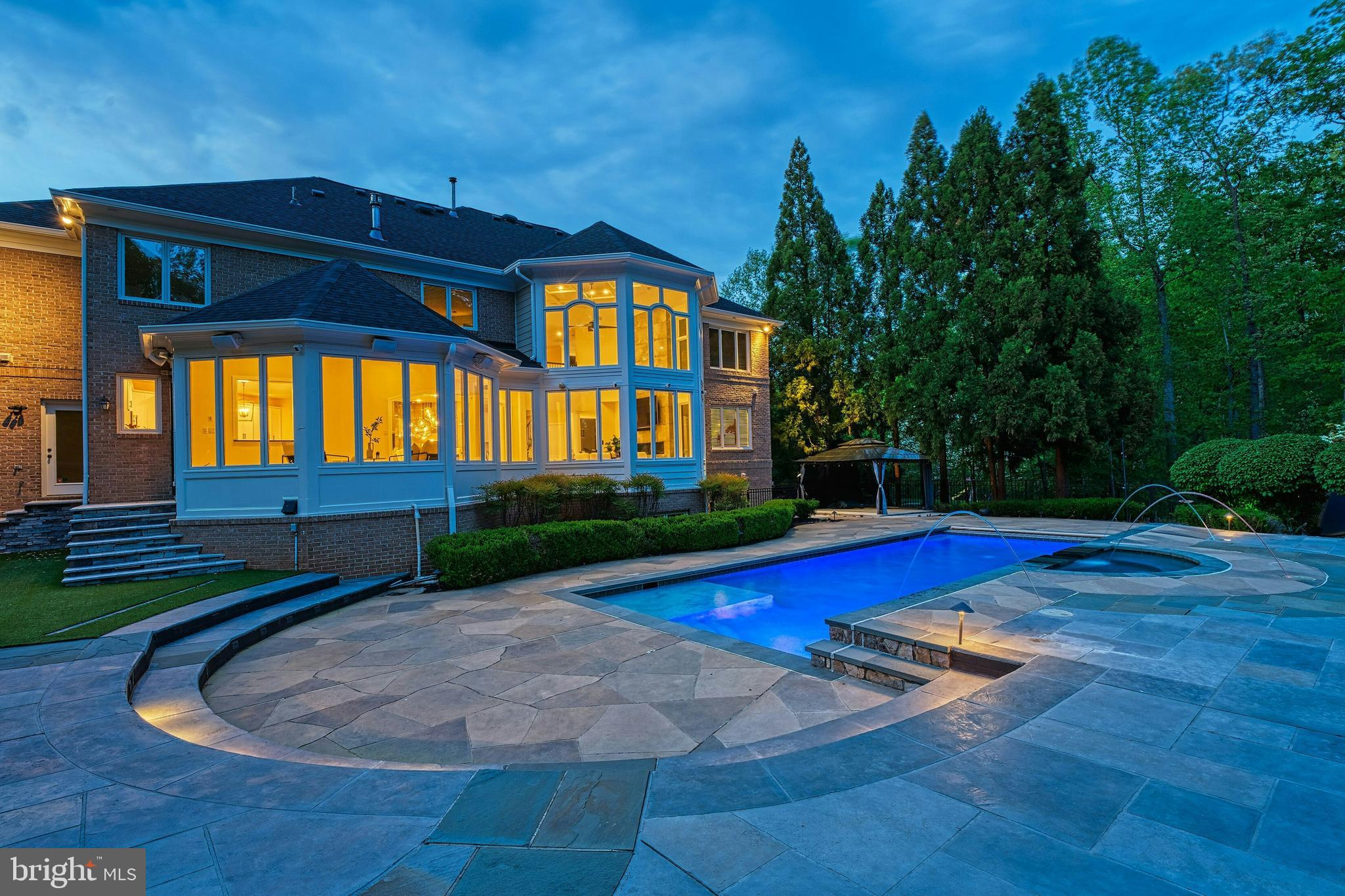 RED CEDAR WEST - Residential