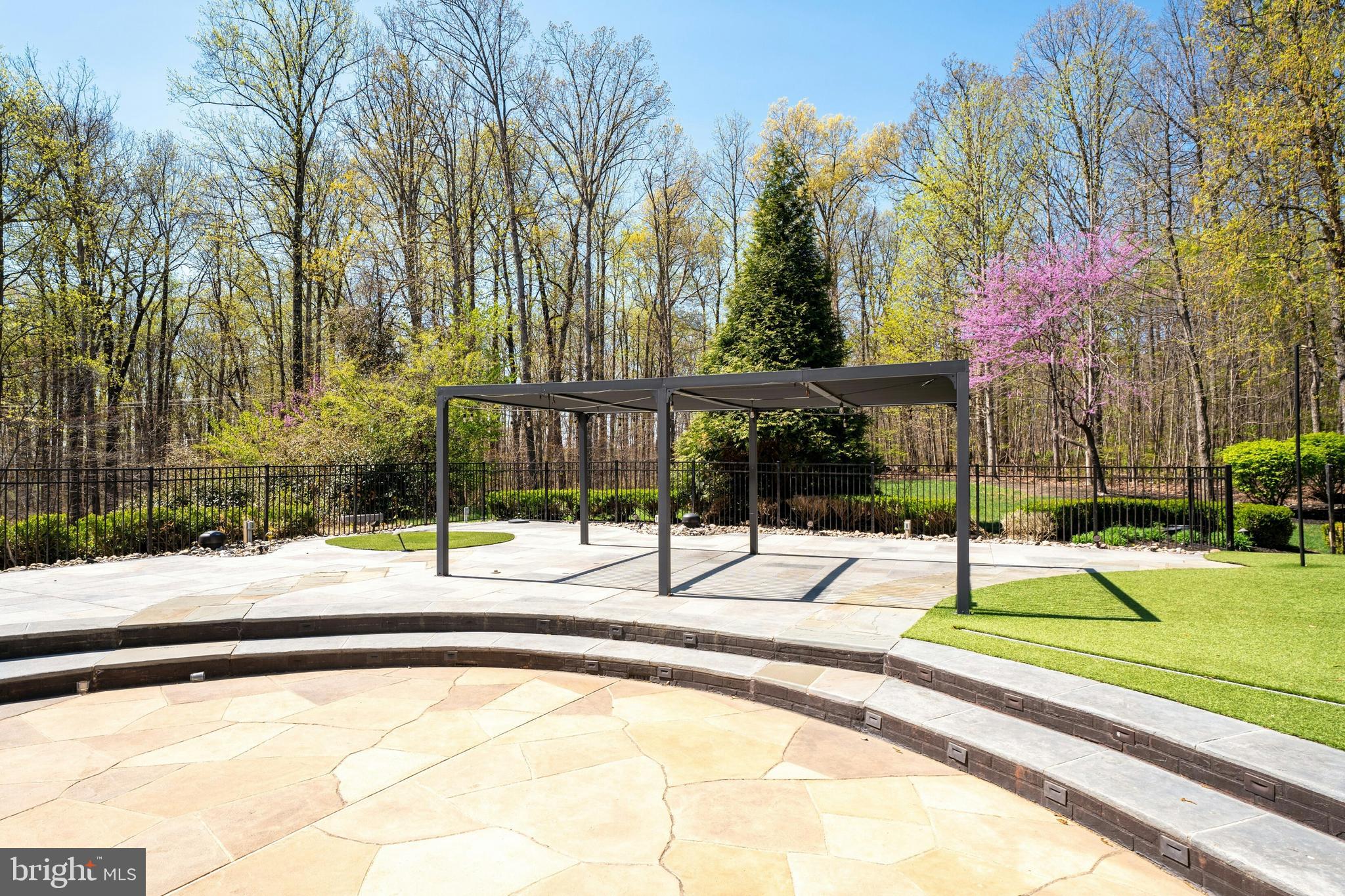 RED CEDAR WEST - Residential