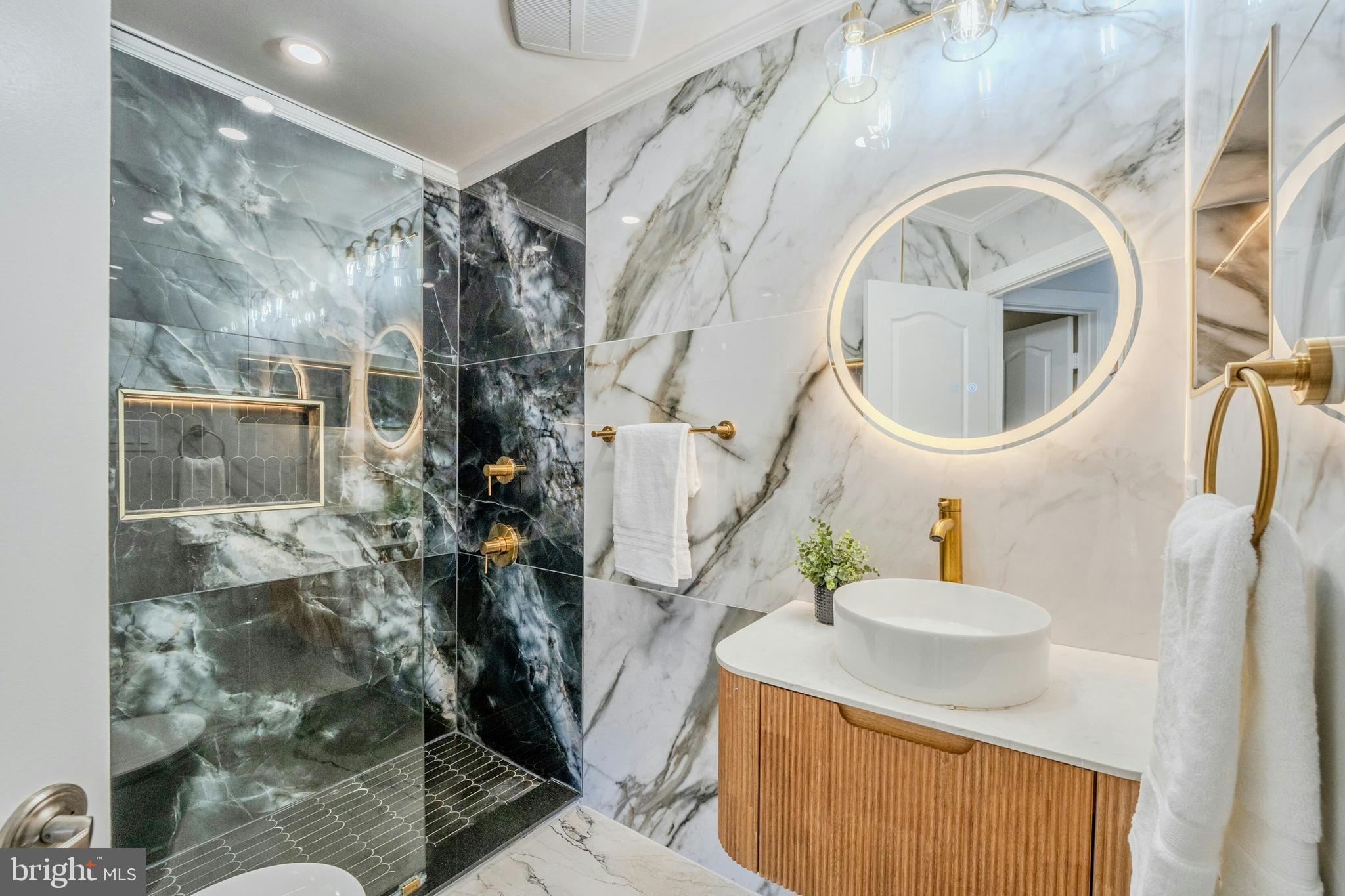 RED CEDAR WEST - Residential