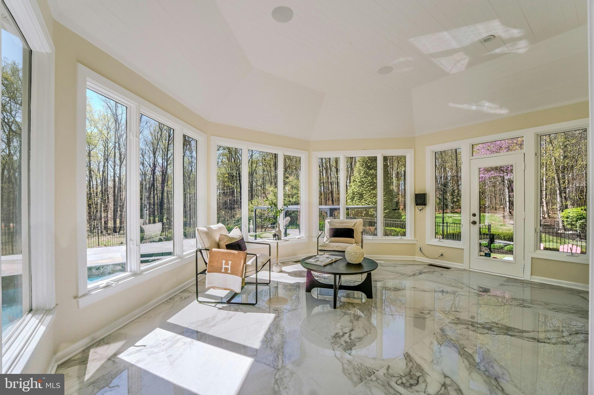 RED CEDAR WEST - Residential