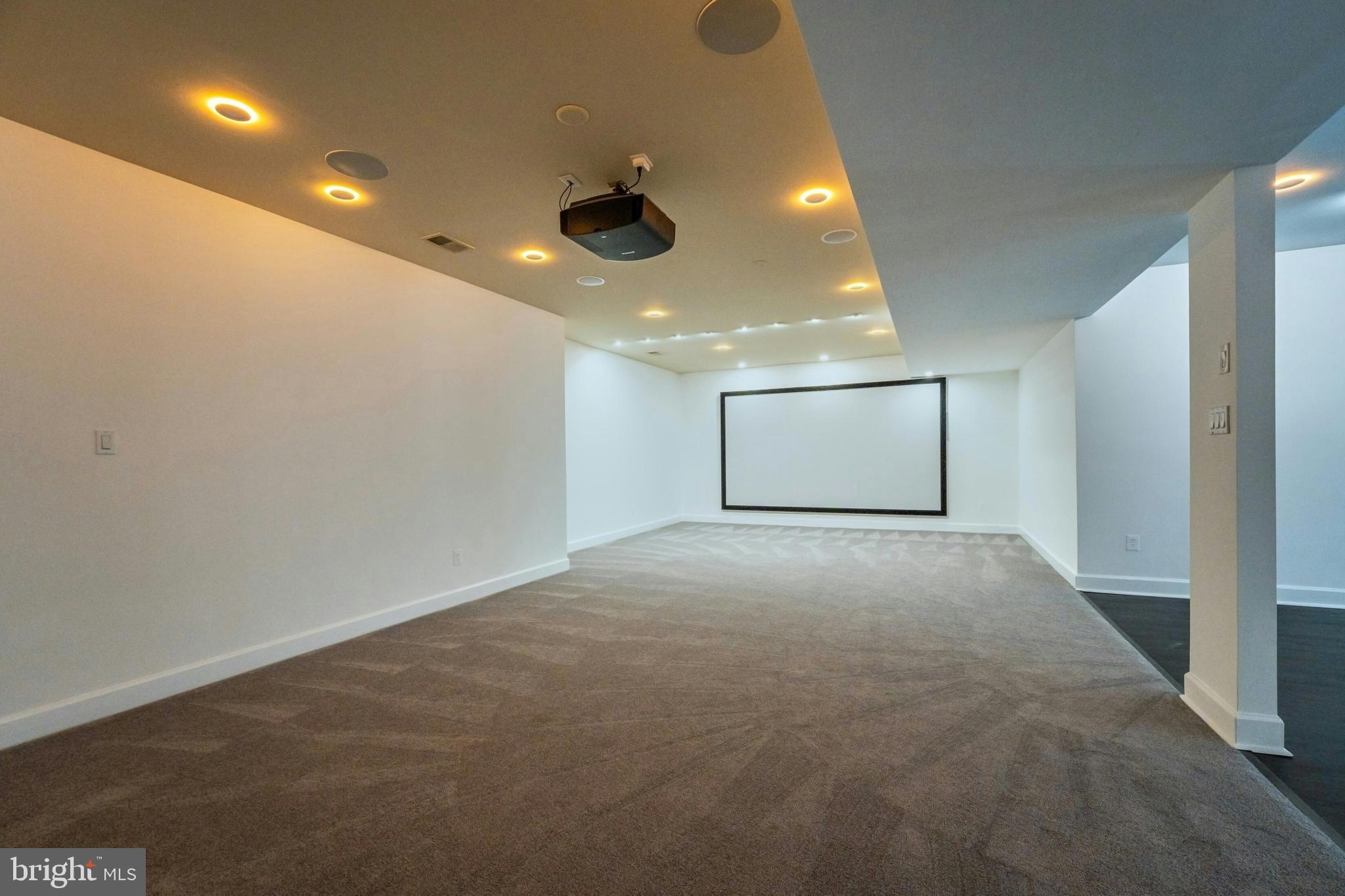 RED CEDAR WEST - Residential