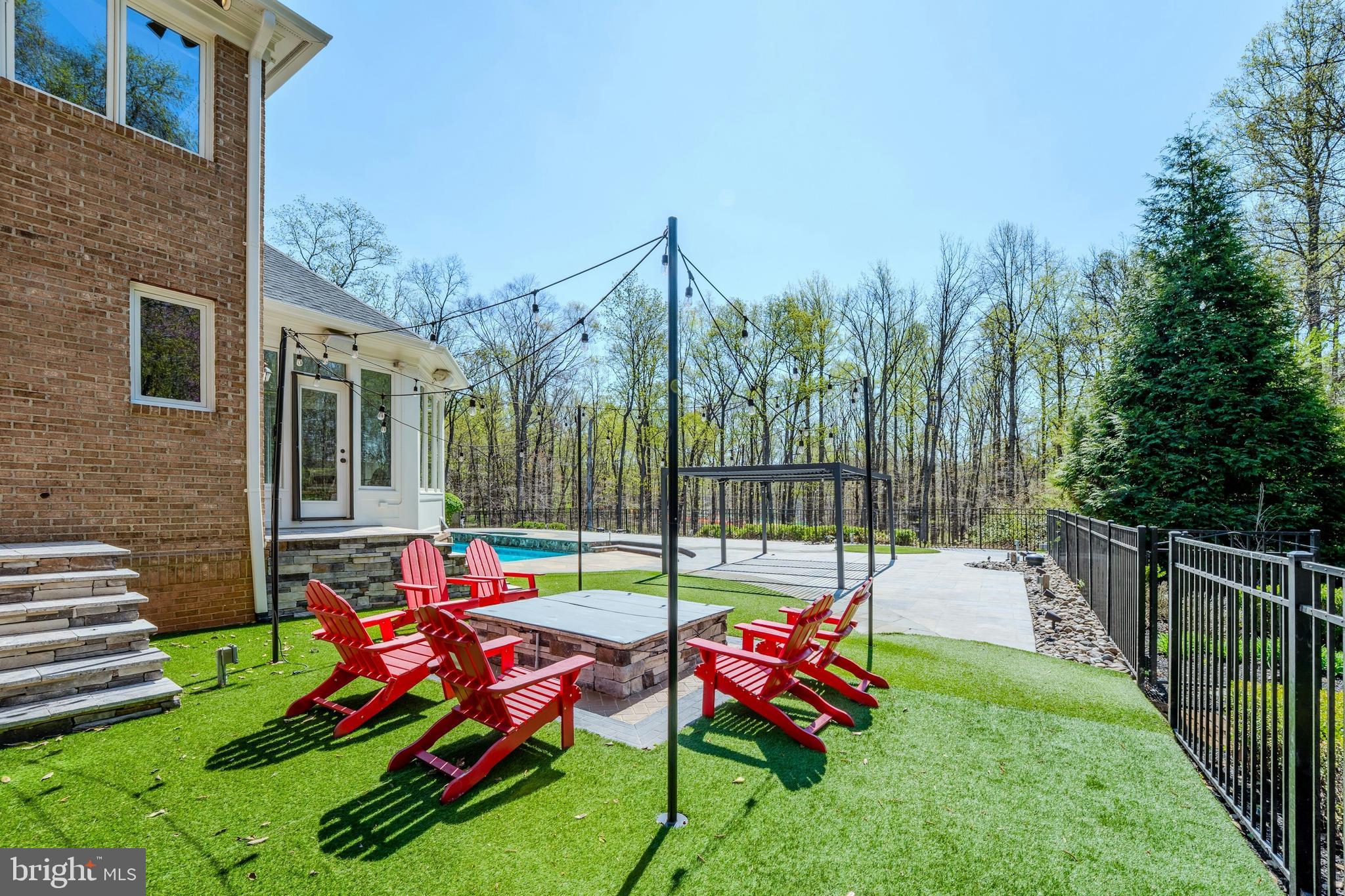 RED CEDAR WEST - Residential