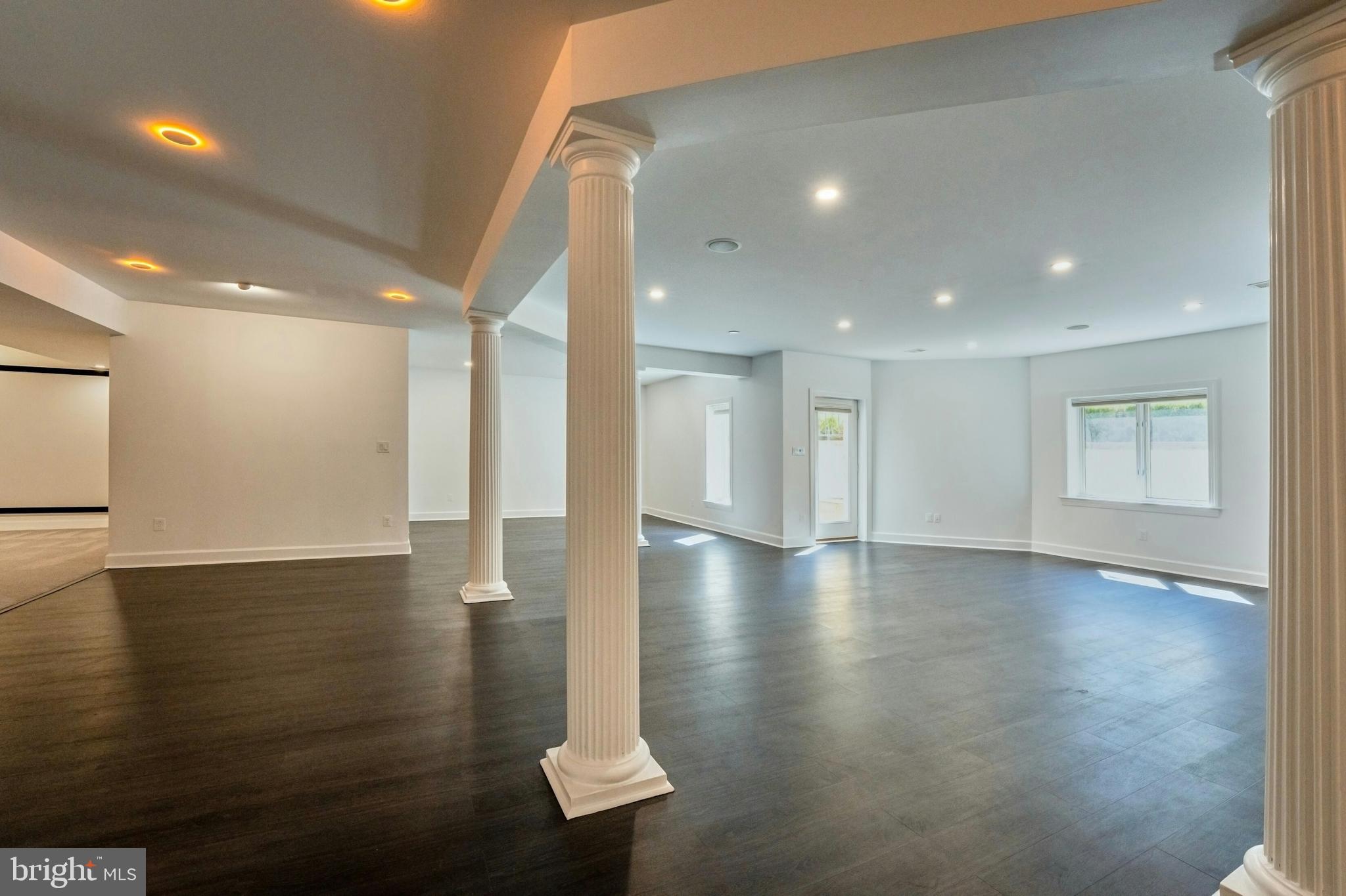 RED CEDAR WEST - Residential