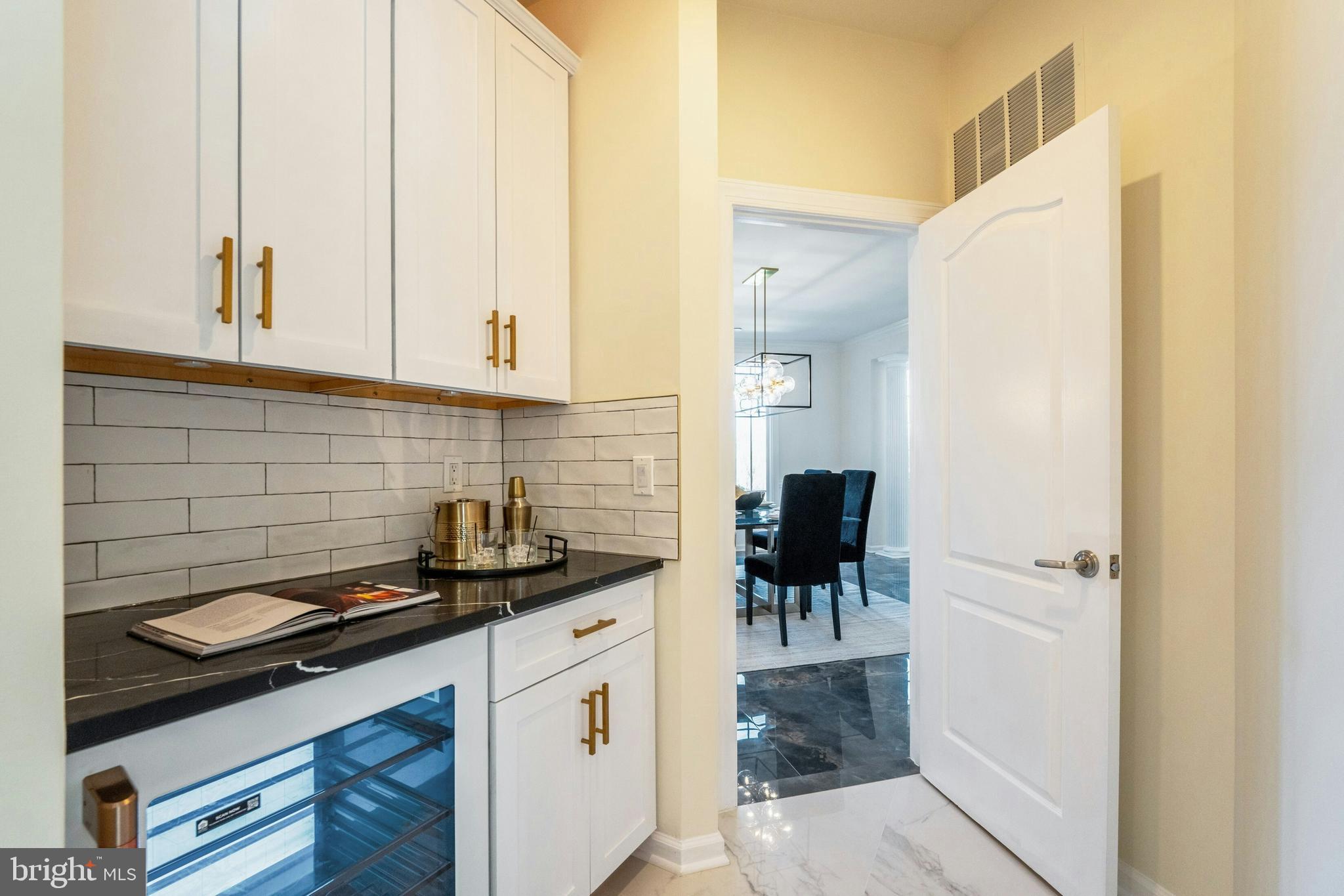 RED CEDAR WEST - Residential