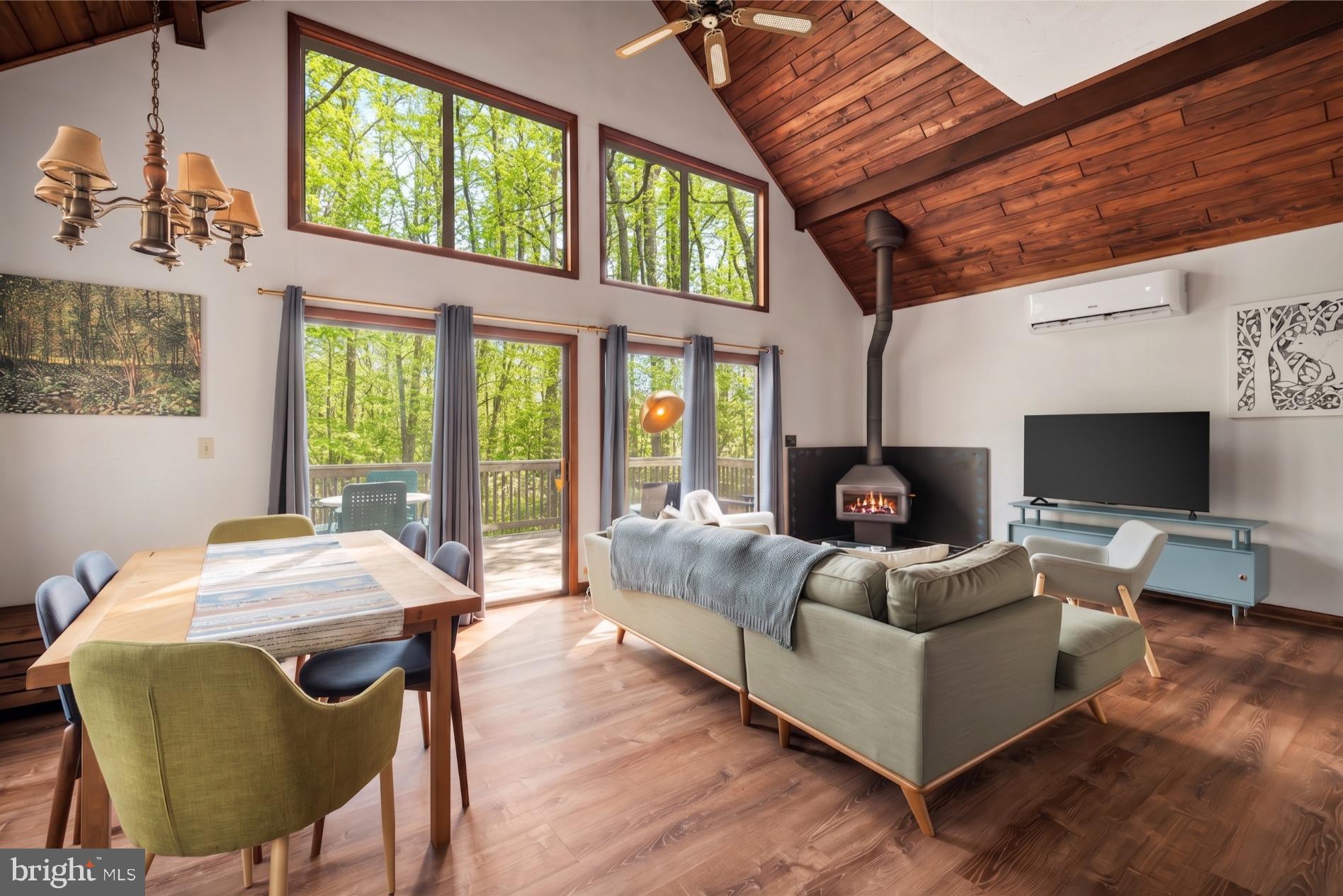 220 LEISURE LANE