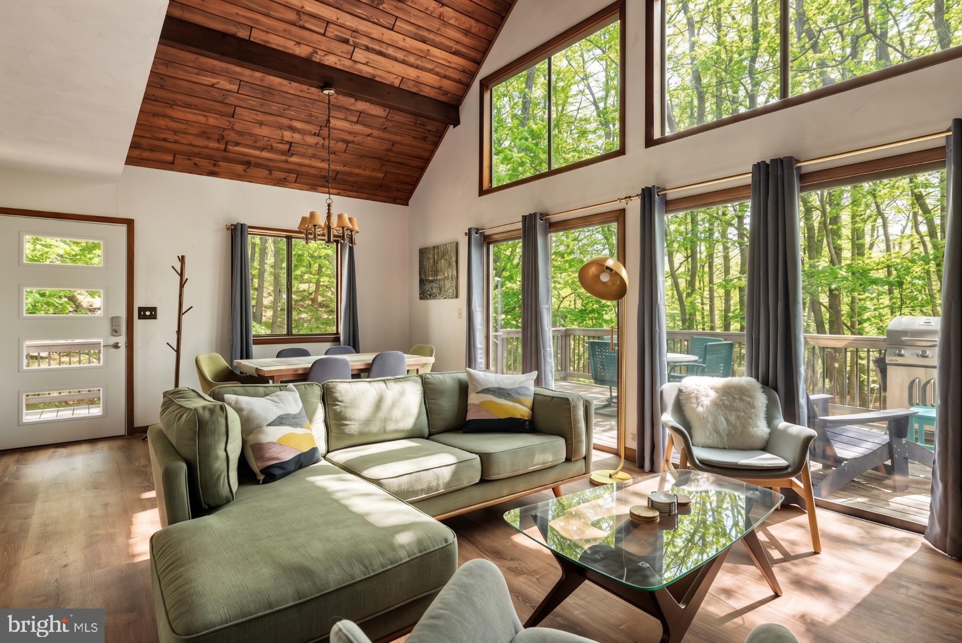 220 LEISURE LANE
