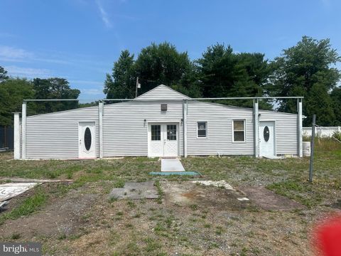 Homes For Sale - 521 Magnolia Road<br/> PEMBERTON, NJ 08068