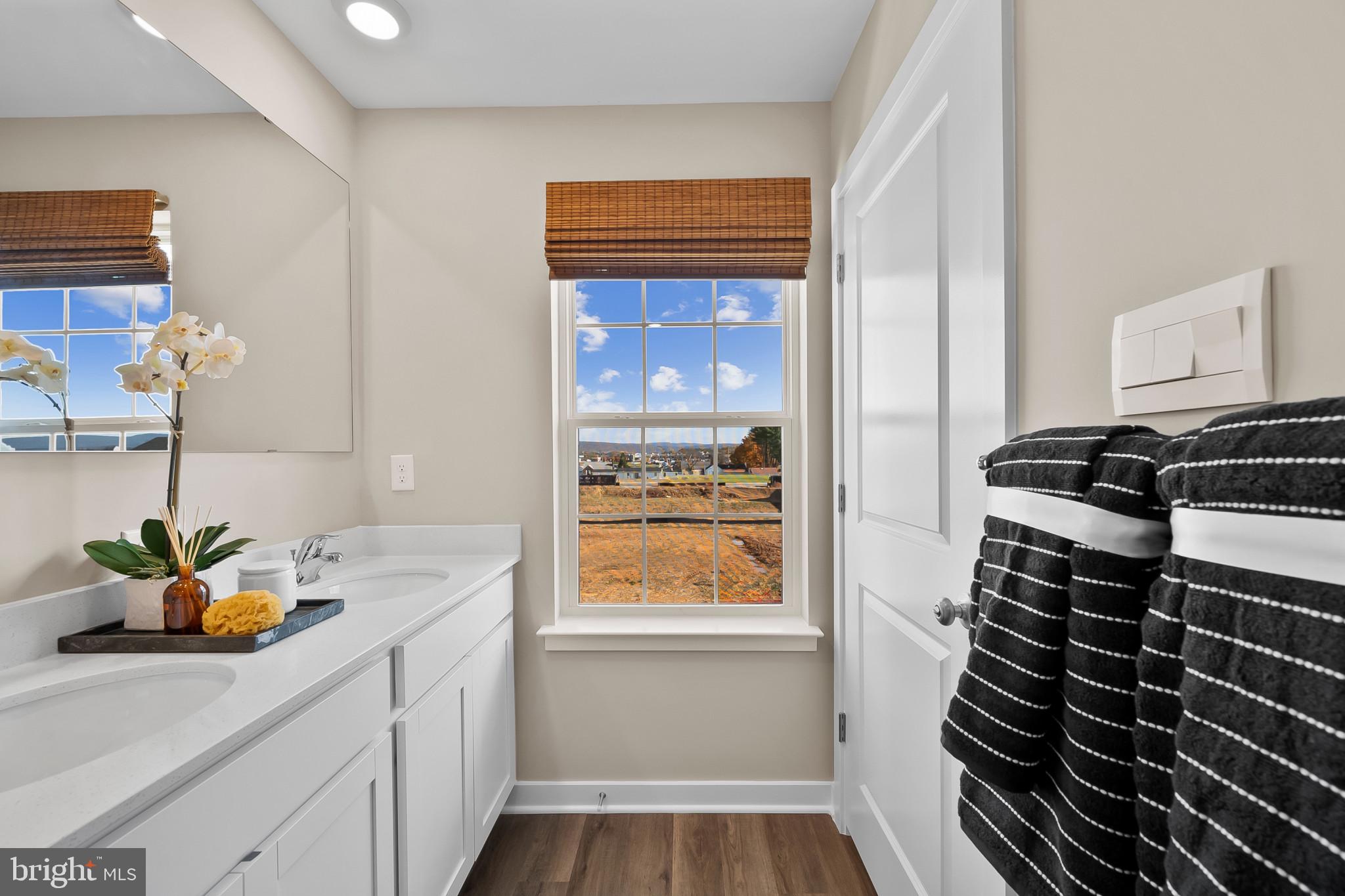 RIVERPOINTE - Residential