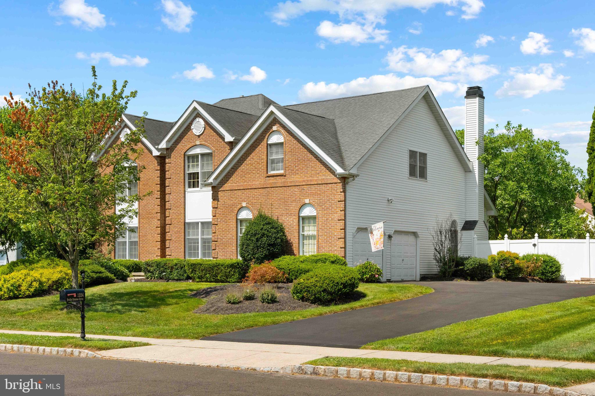 1224 BRIDLE ESTATES DRIVE