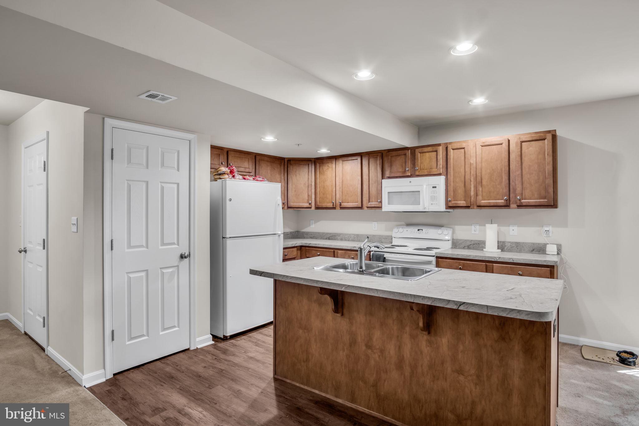 MELBOURNE PLACE II - Residential