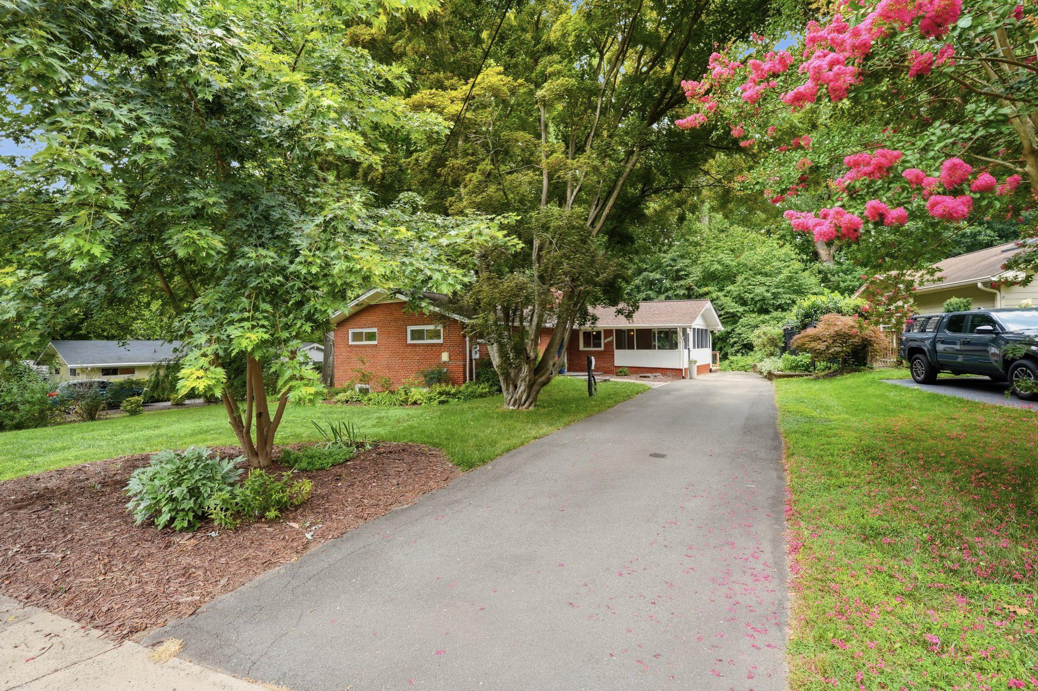 3414 COUNTRY HILL DRIVE