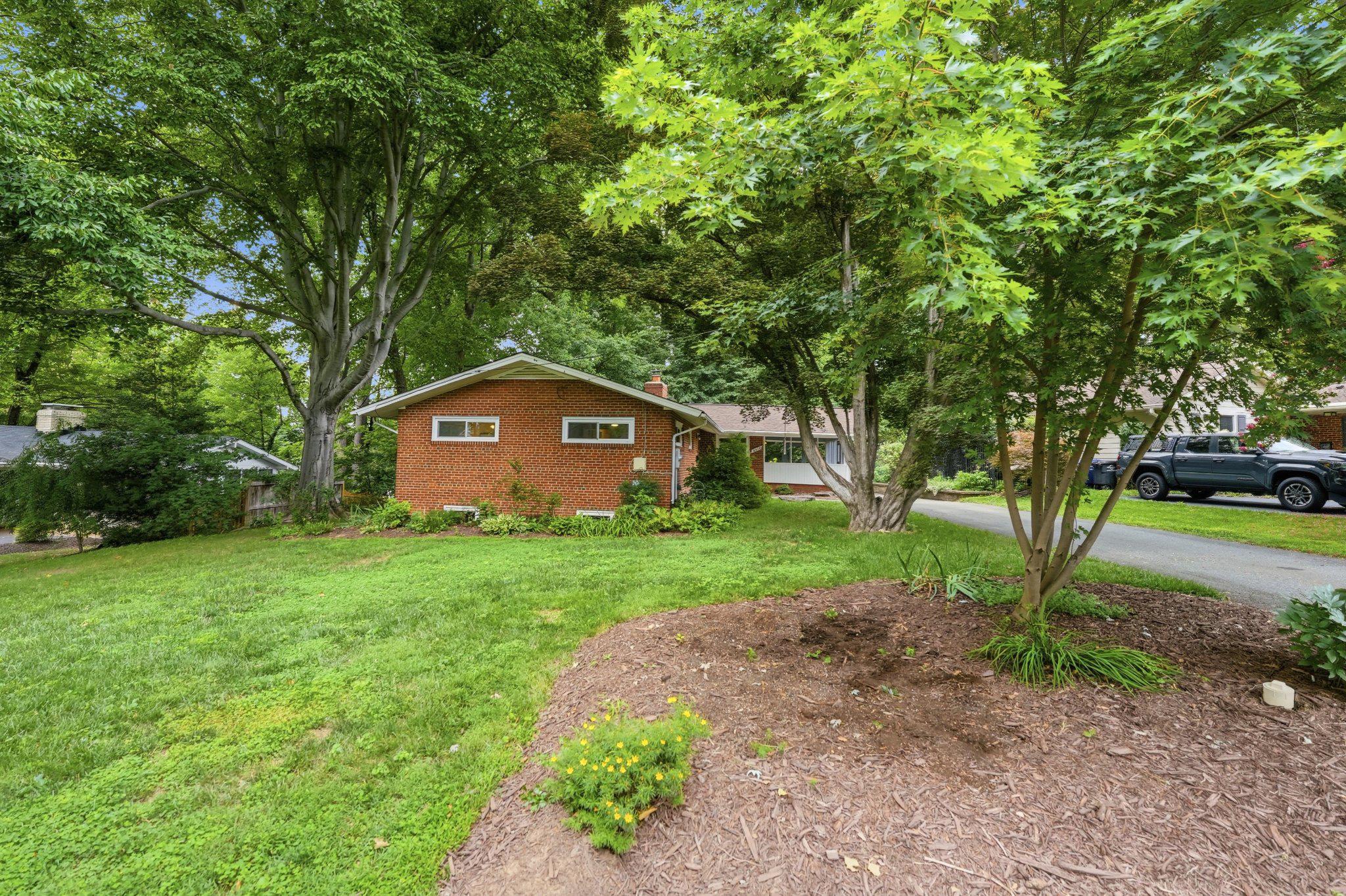 3414 COUNTRY HILL DRIVE