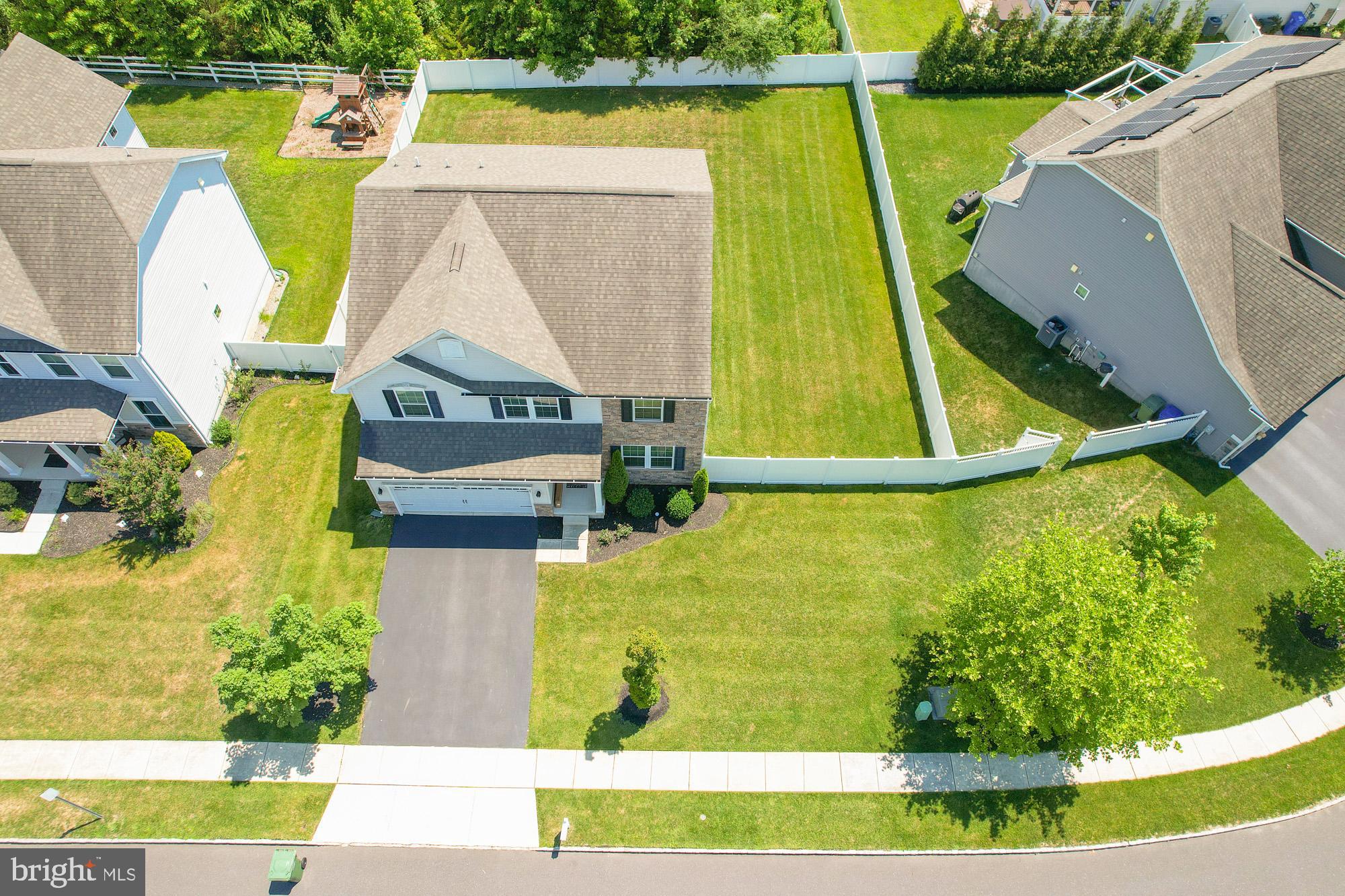 27 CARRINGTON WAY