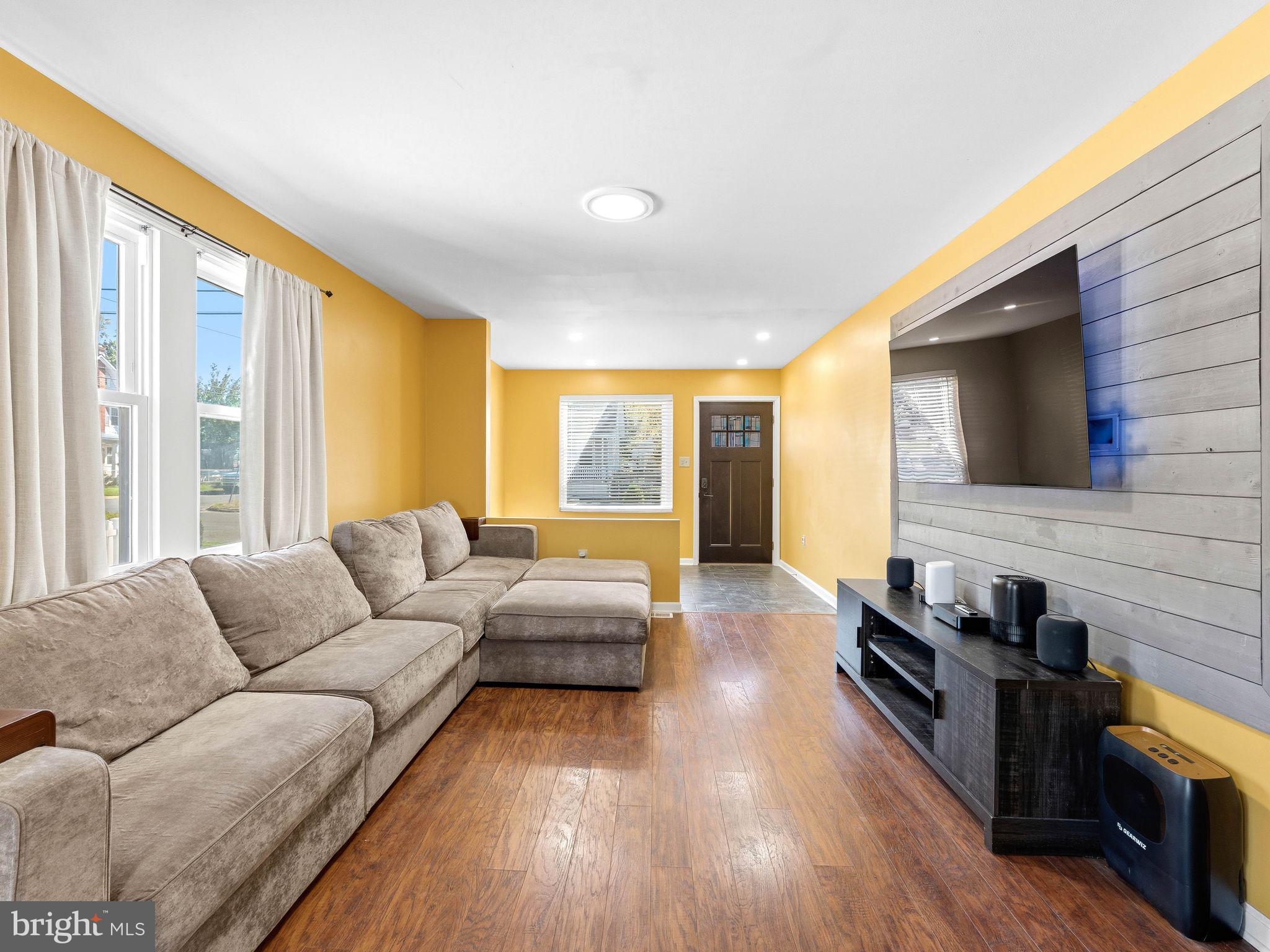 8 13TH STREET