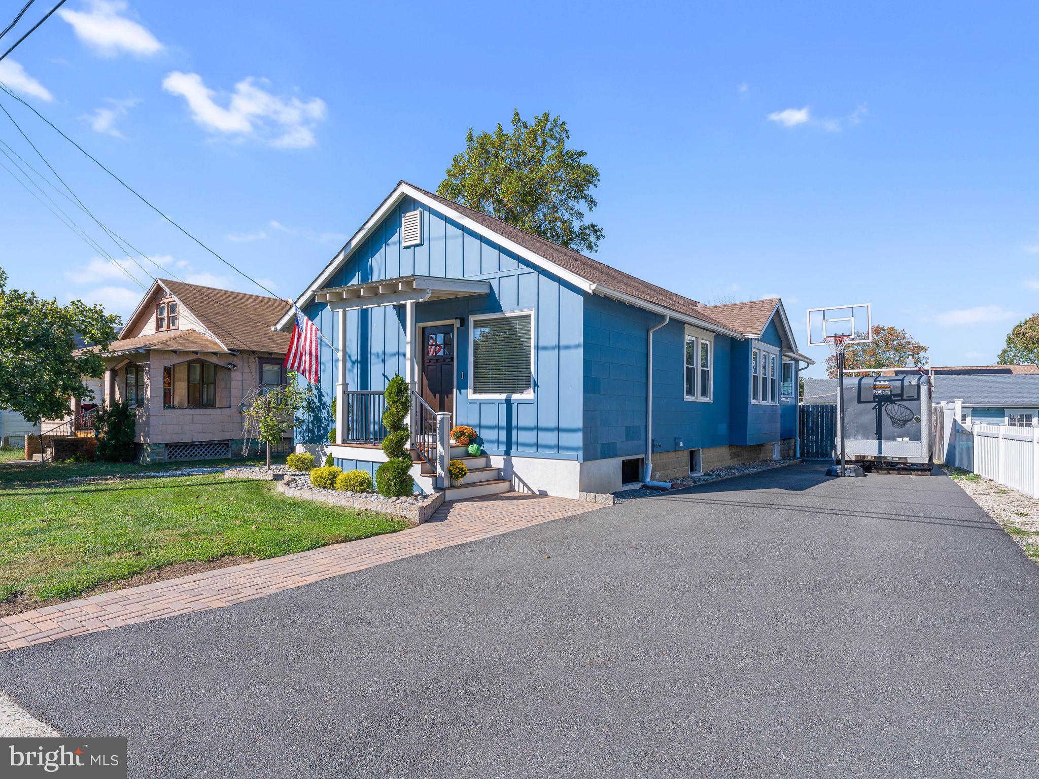 8 13TH STREET