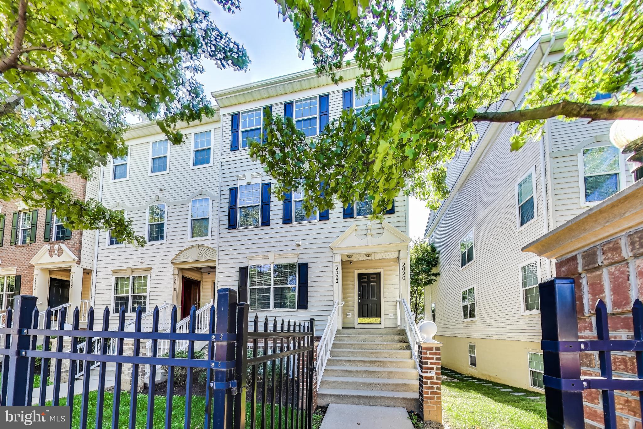 2022 UNIVERSITY BOULEVARD W 11