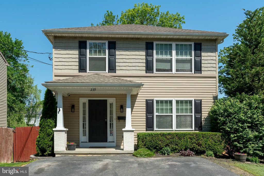 Photo of 239 RAILROAD AVE, EPHRATA, PA 17522 (MLS # PALA2035300)