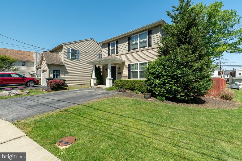 Photo of 239 RAILROAD AVE, EPHRATA, PA 17522 (MLS # PALA2035300)