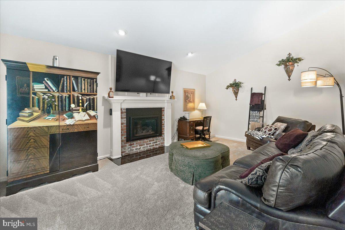 POTOMAC RIDGE - Residential