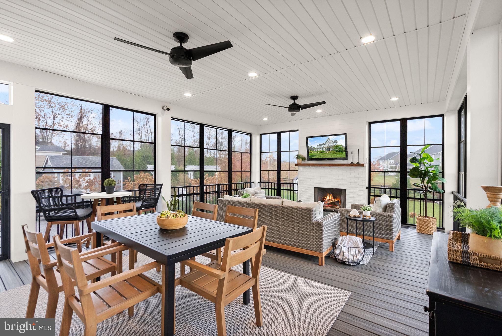 GREENS SOUTH AT WILLOWSF - Residential