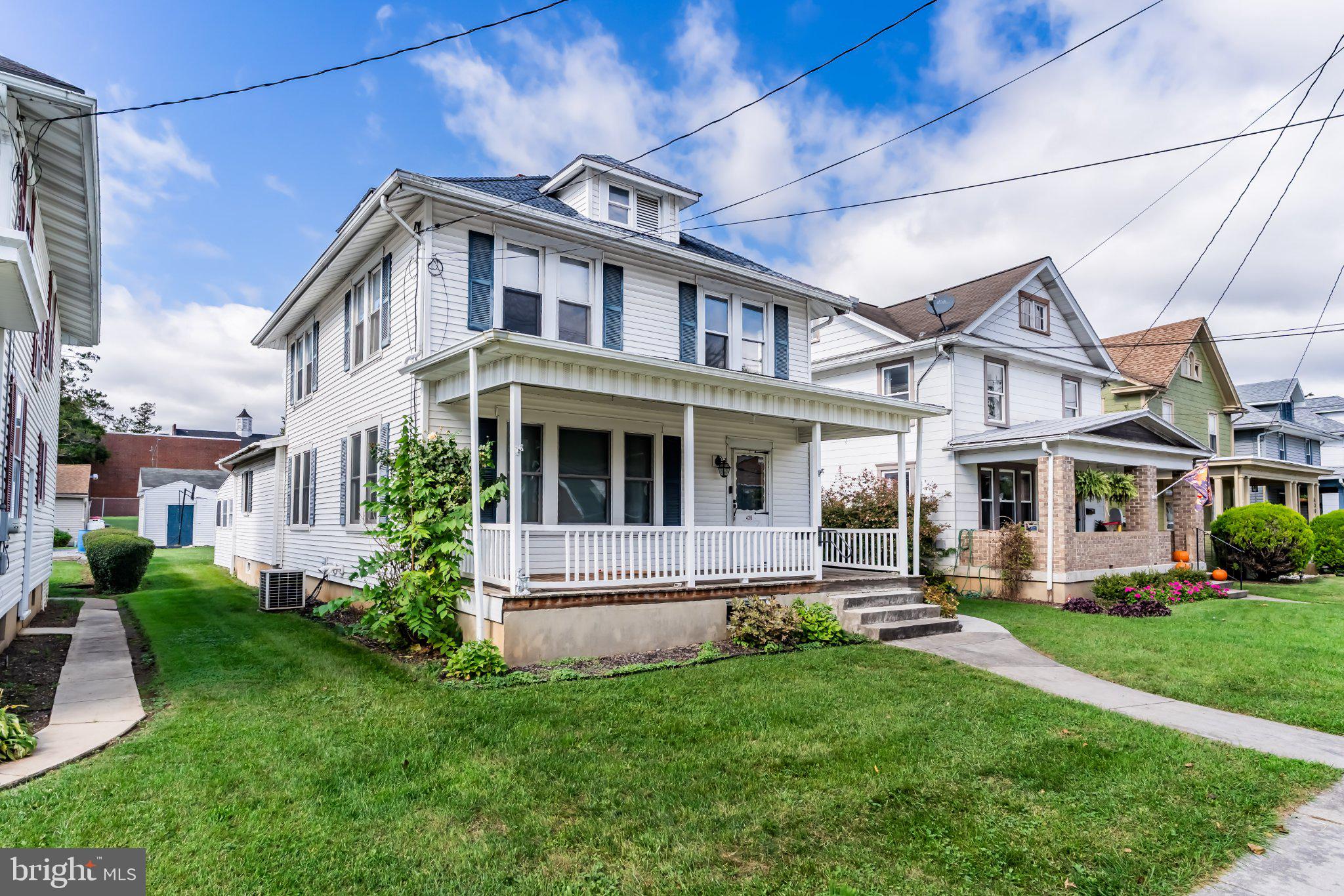 420 N COLLEGE STREET