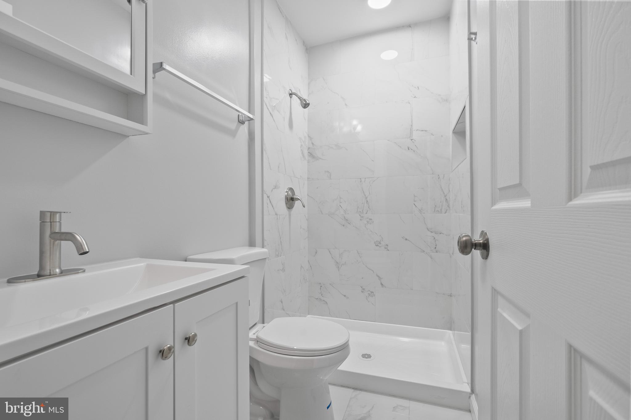 EVERGREEN LAWN - Residential