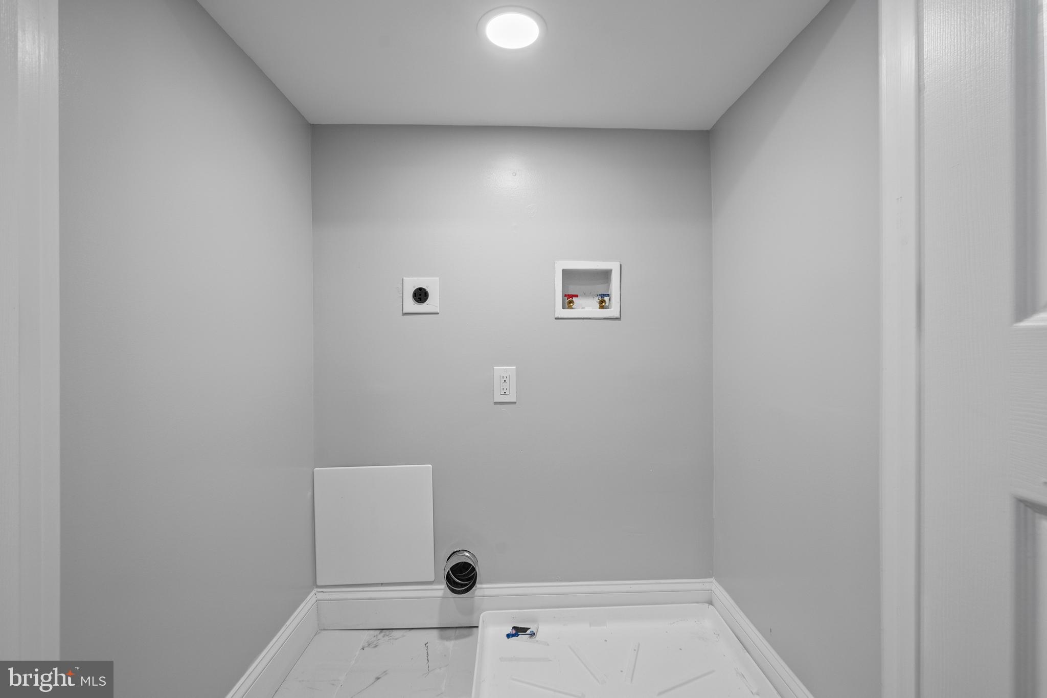 EVERGREEN LAWN - Residential