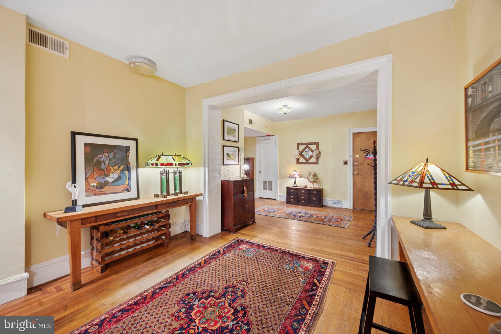 2201 CHESTNUT STREET 304