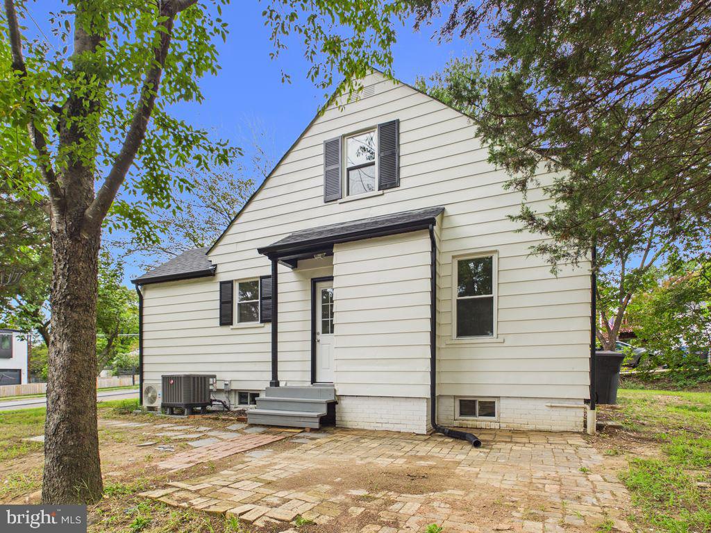 2610 BEACON HILL ROAD