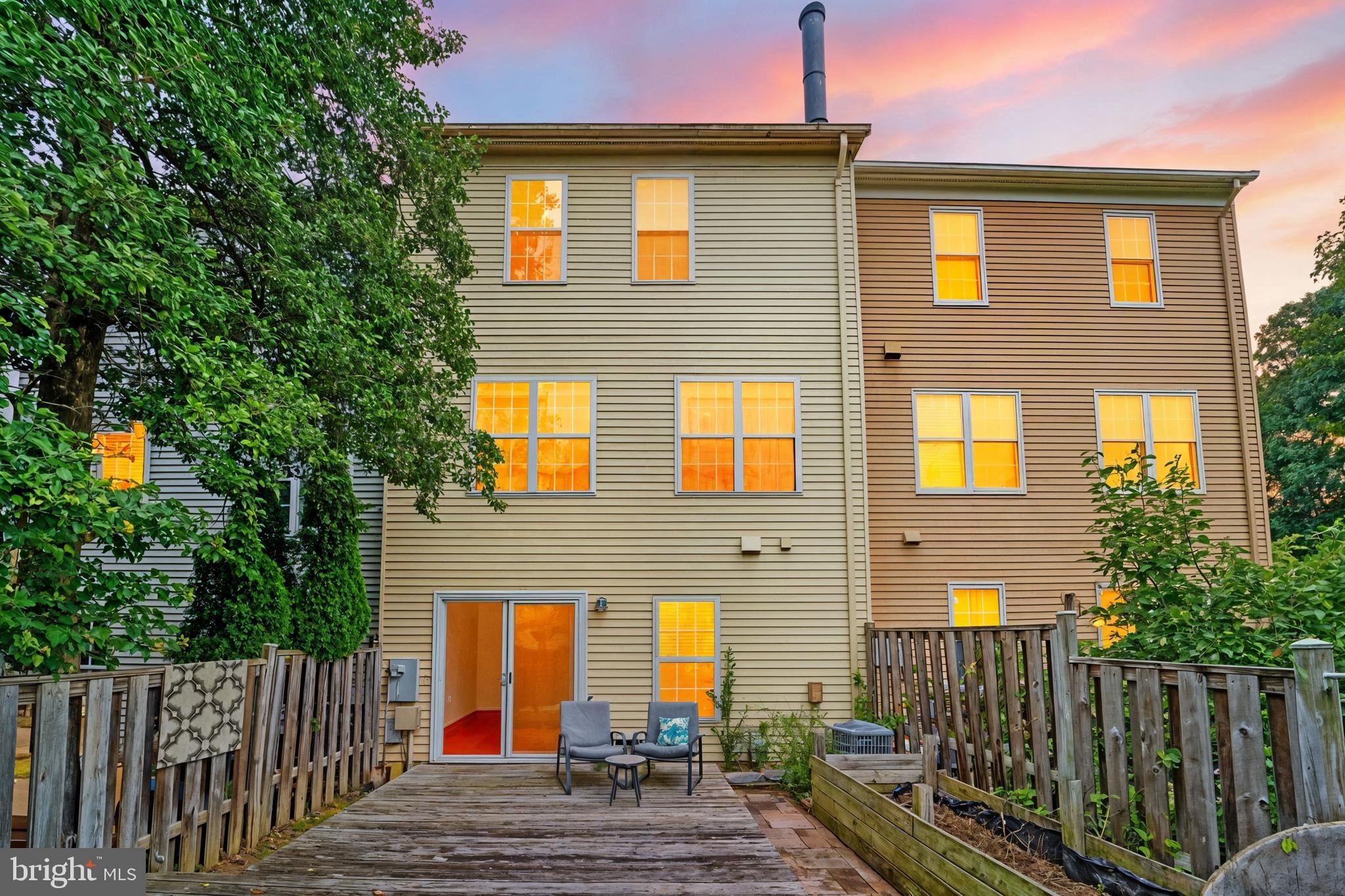 LAFAYETTE VILLAGE - Residential