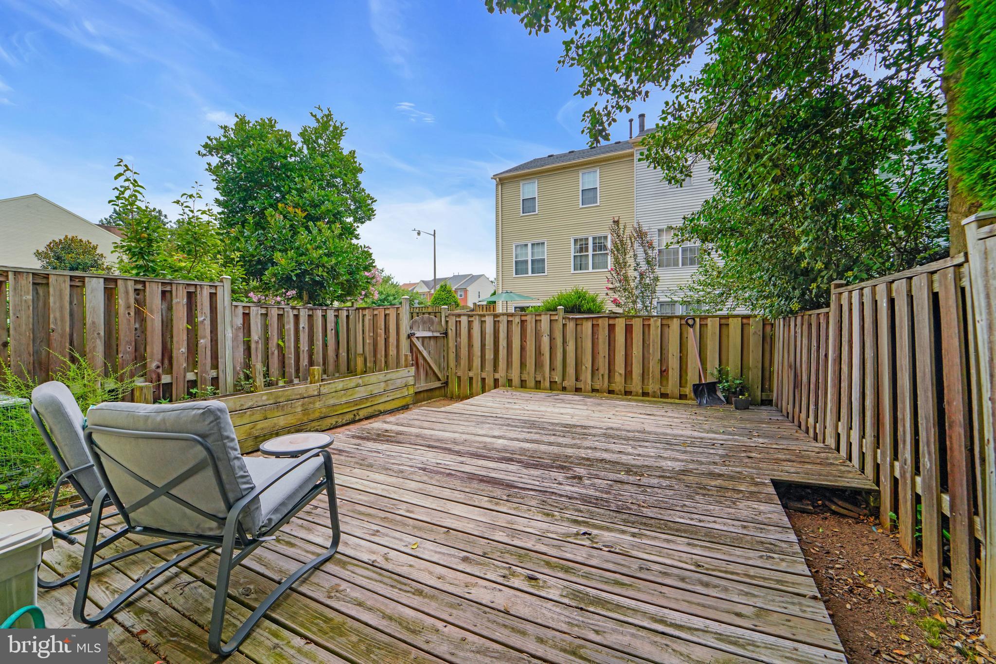 LAFAYETTE VILLAGE - Residential