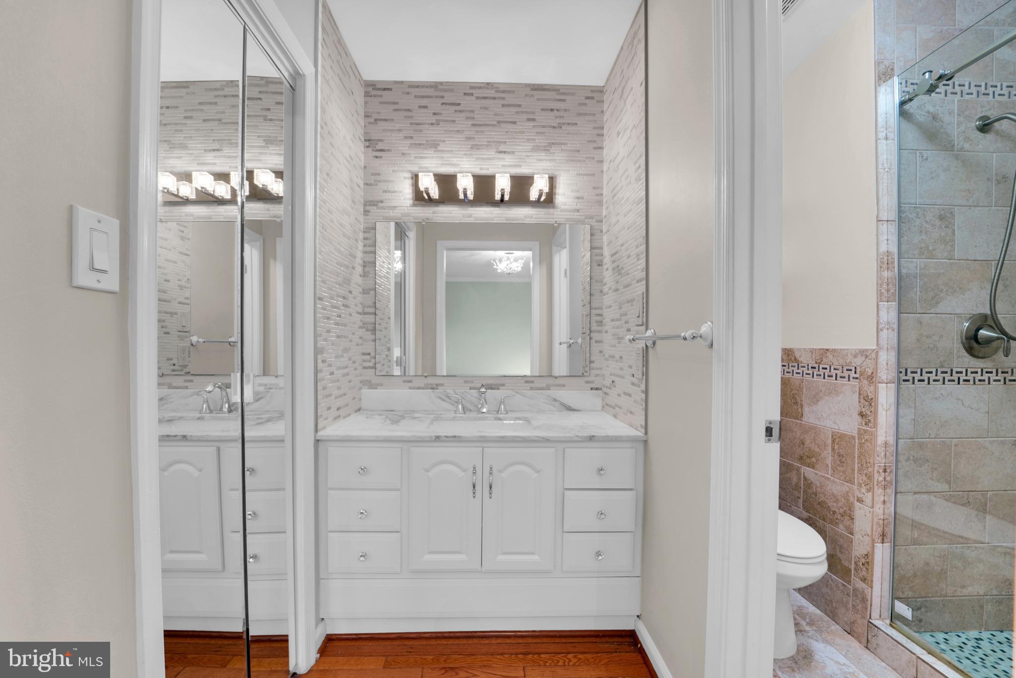 LAFAYETTE VILLAGE - Residential