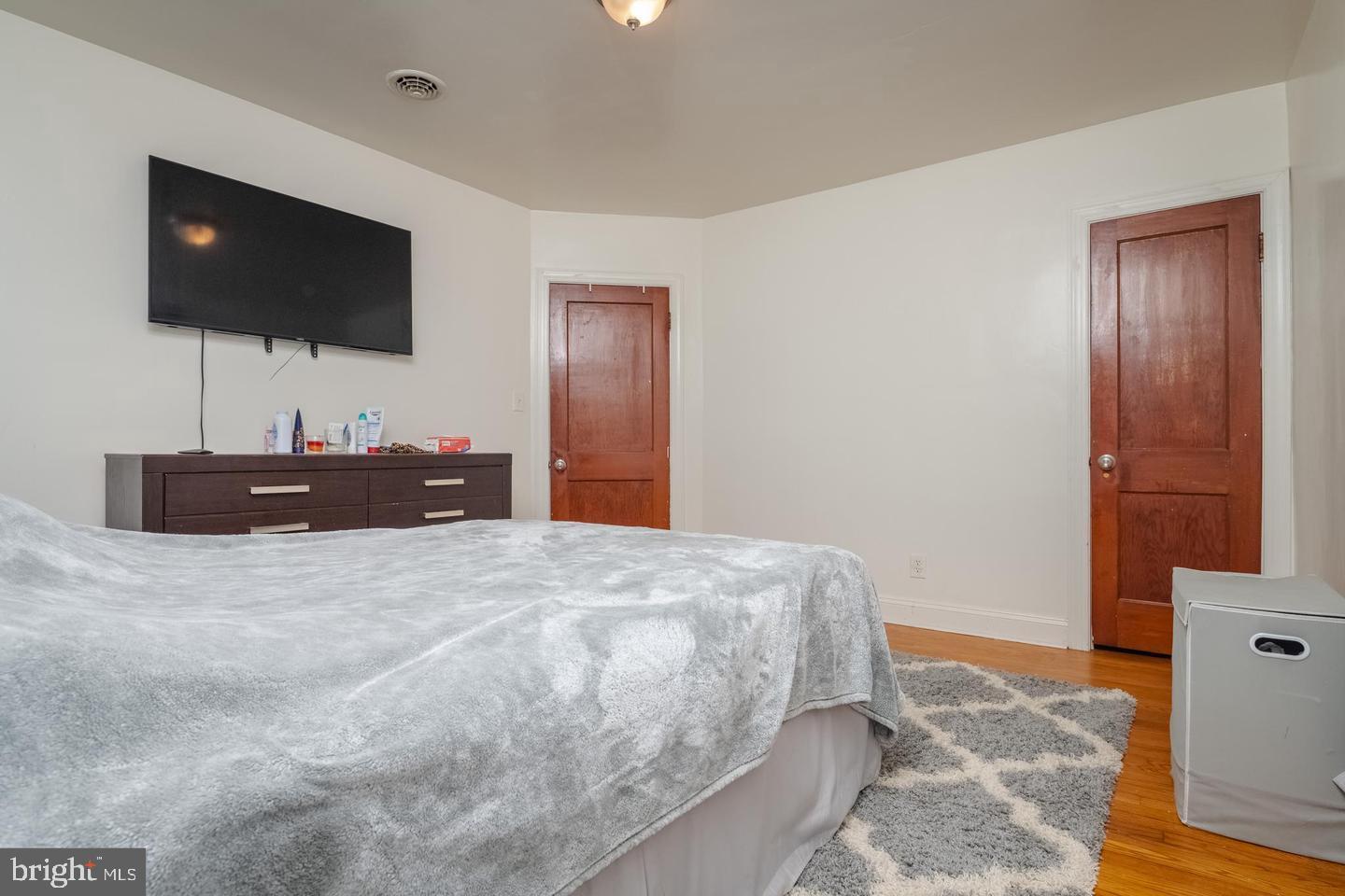 BEVERLY HILLS - Residential