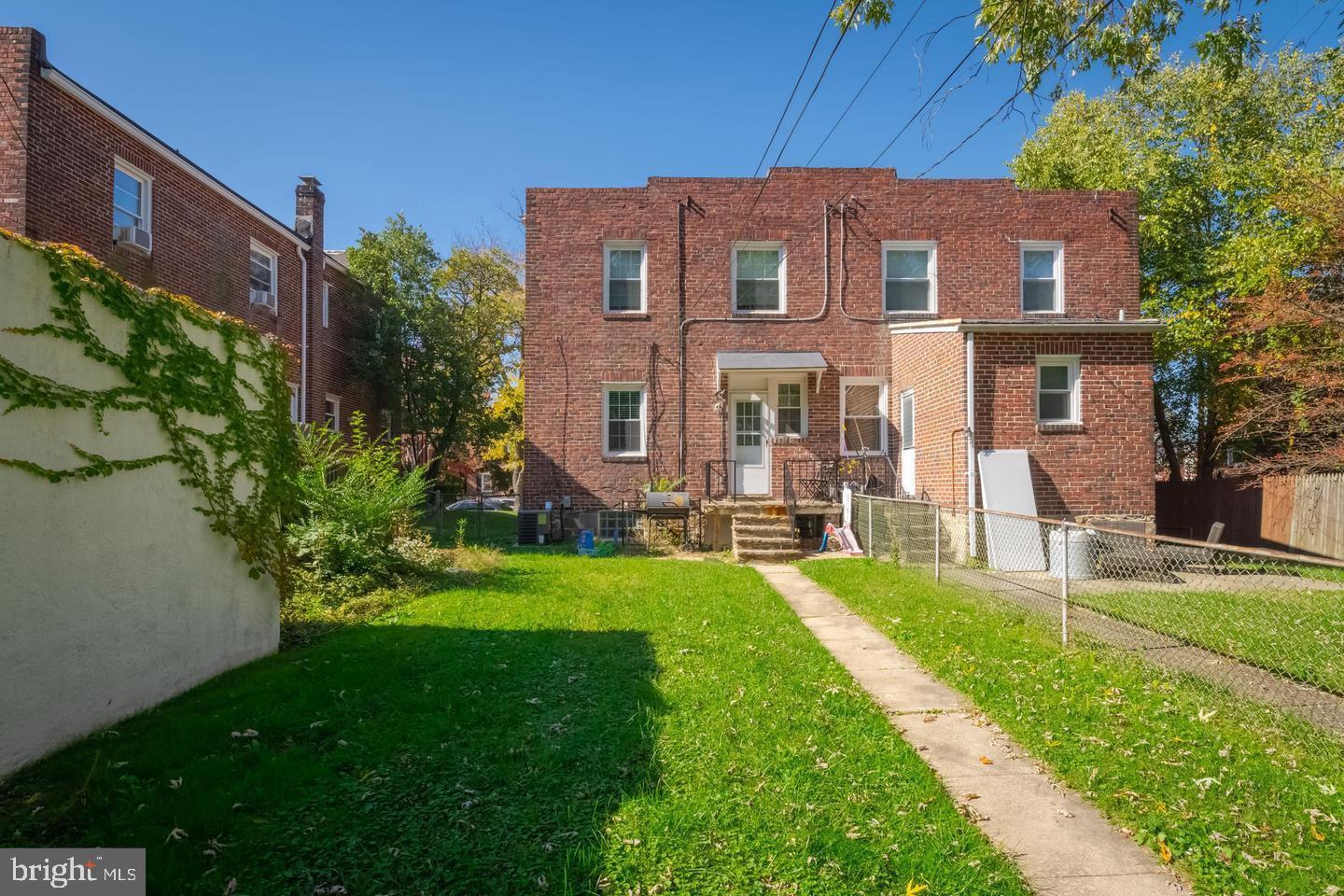 BEVERLY HILLS - Residential