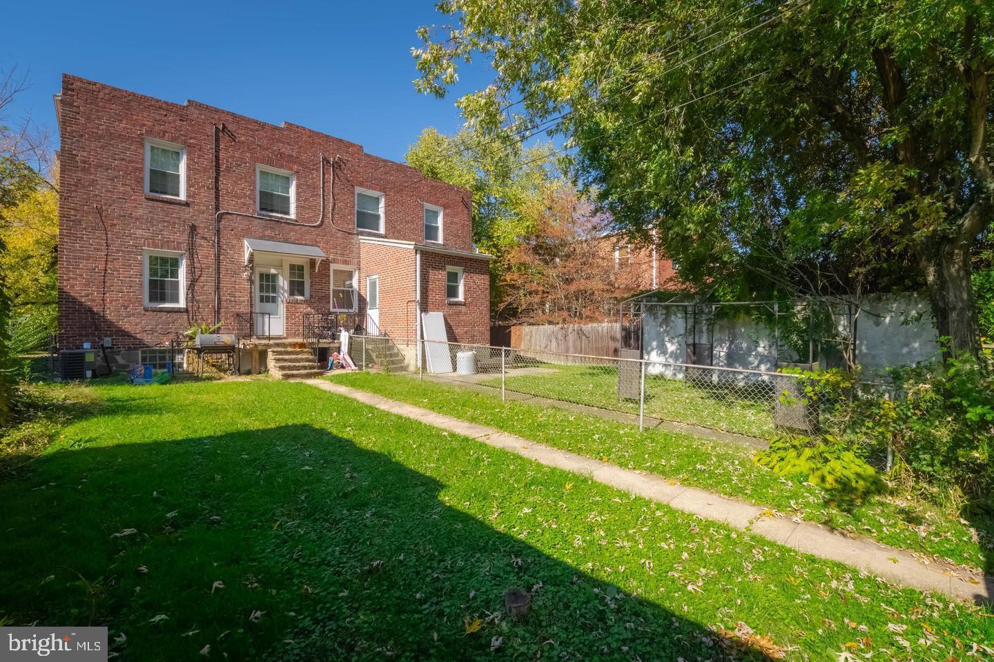 BEVERLY HILLS - Residential