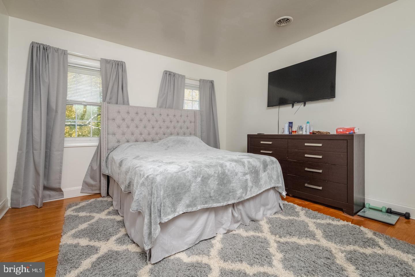 BEVERLY HILLS - Residential