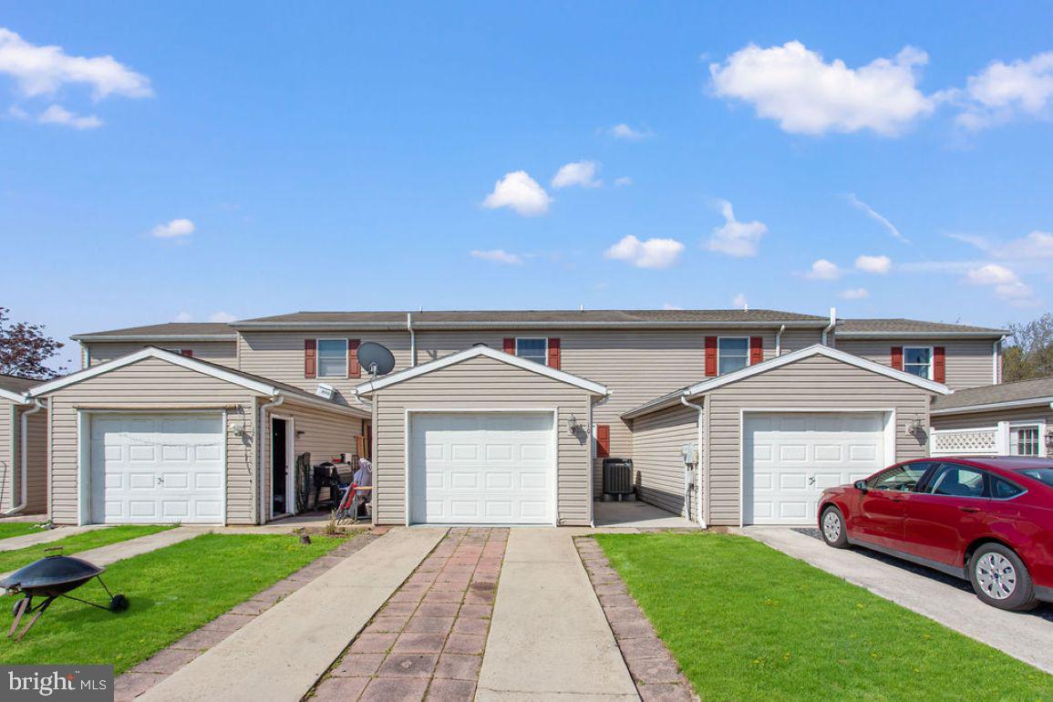 COLONIAL RIDGE - Residential