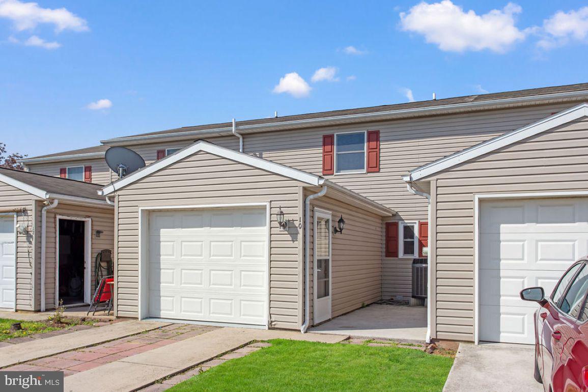 COLONIAL RIDGE - Residential