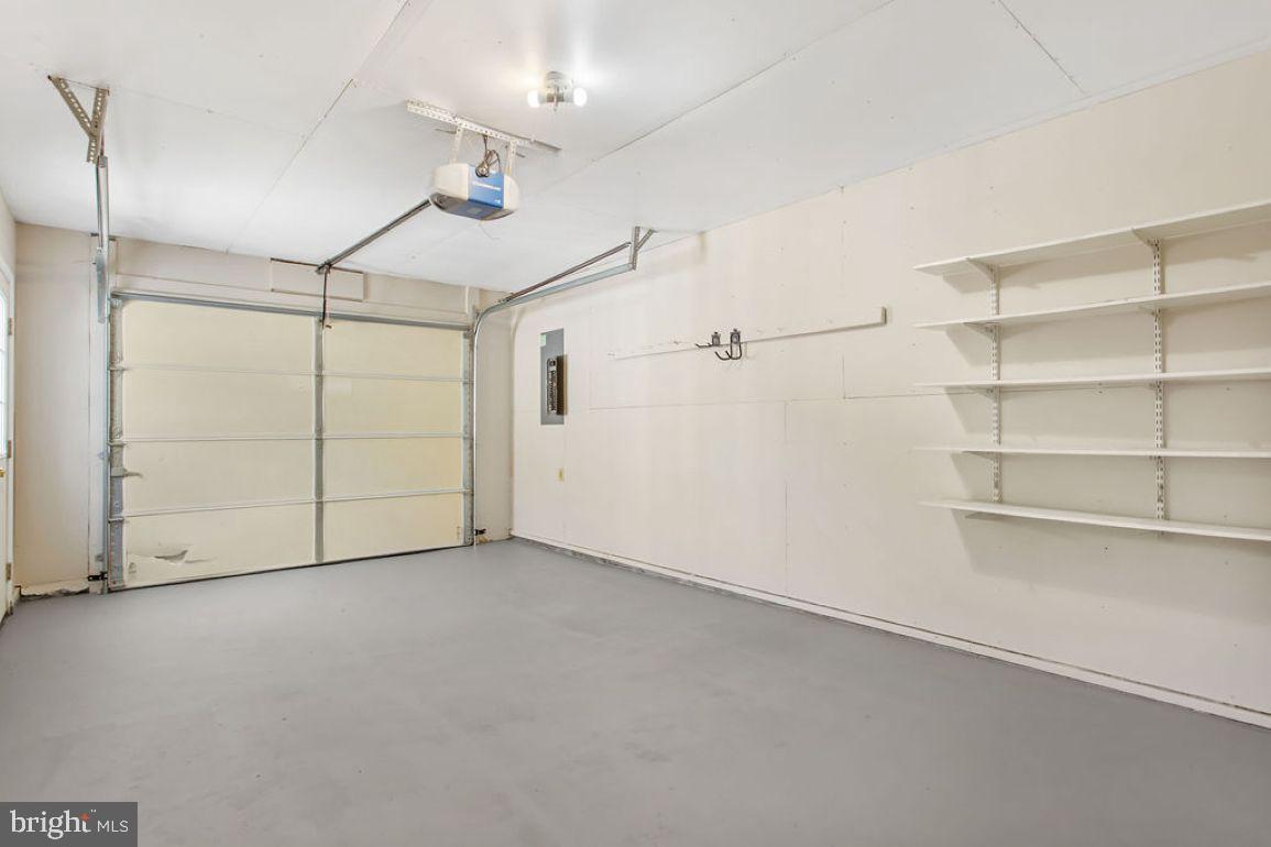 COLONIAL RIDGE - Residential