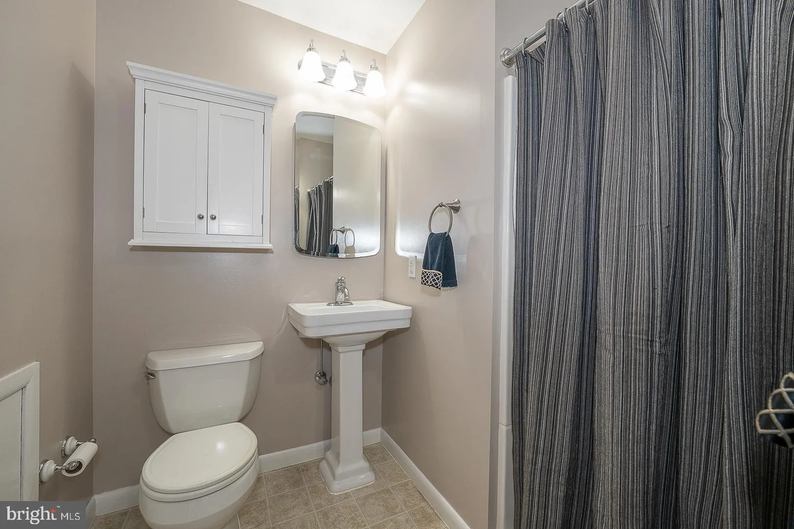 Aston, Pennsylvania 19014, United States, 2 Bedrooms Bedrooms, ,3 BathroomsBathrooms,Residential,Contingent,113200