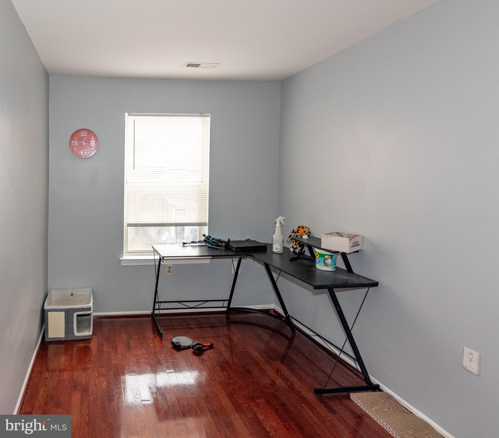 JOHNSTON SQUARE - Residential