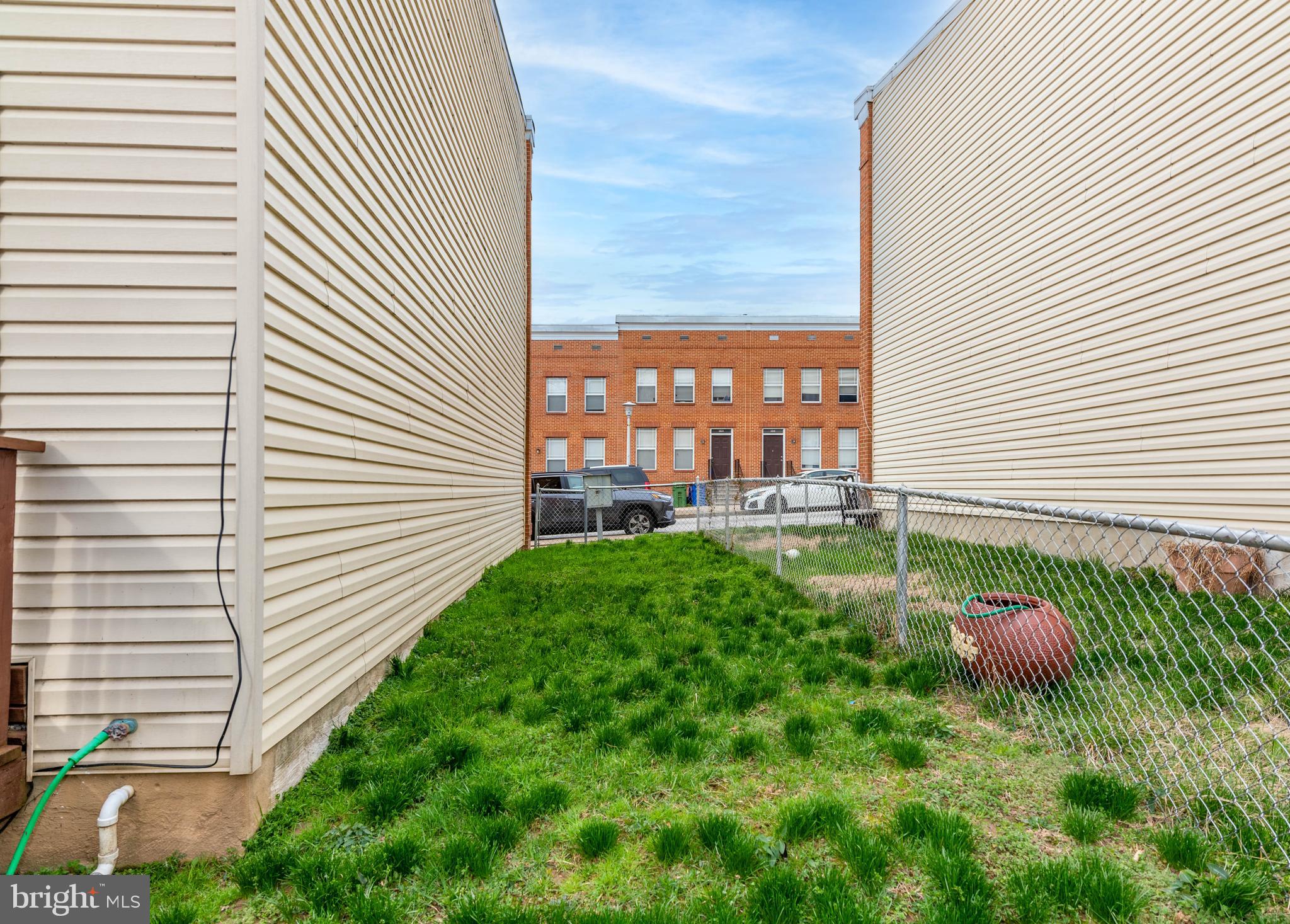 JOHNSTON SQUARE - Residential