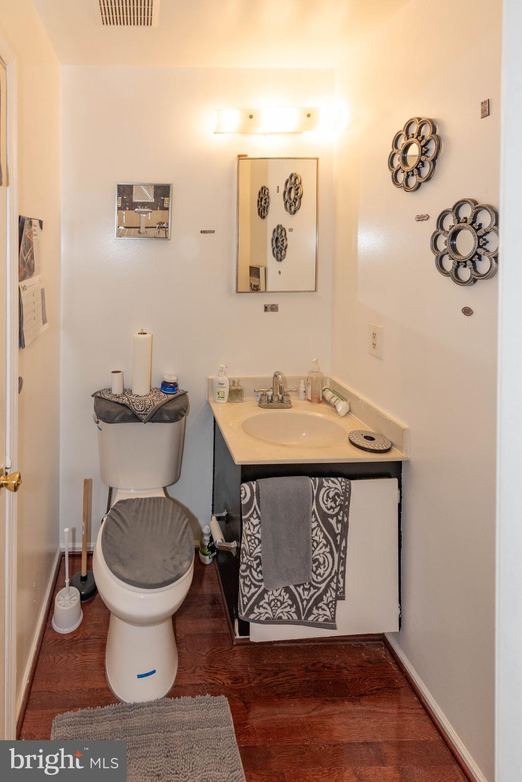 JOHNSTON SQUARE - Residential