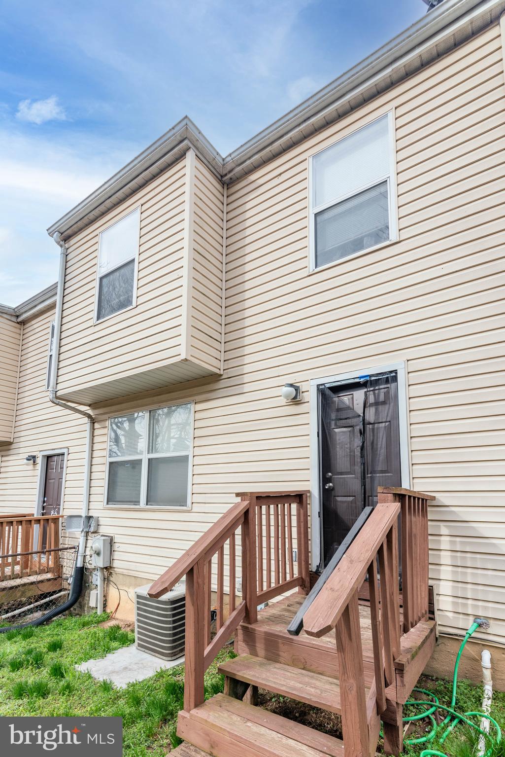 JOHNSTON SQUARE - Residential