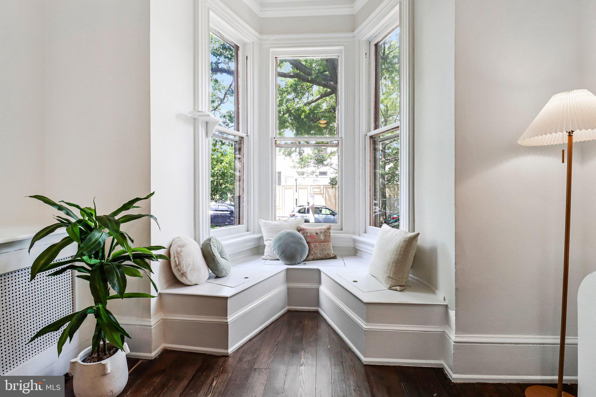 122 3RD STREET SE
