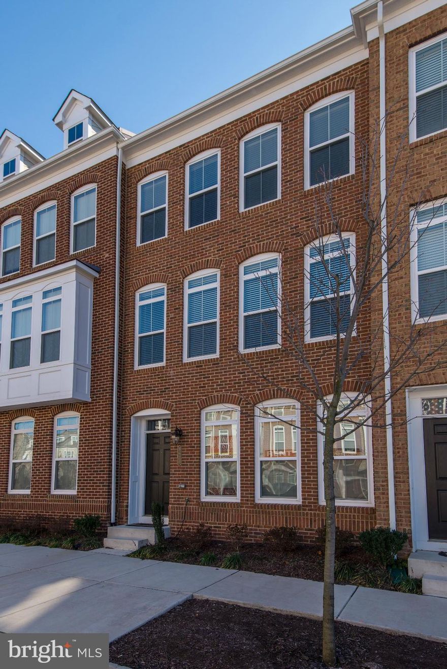 Walk to Vienna Metro & Comm Ctr w/ Fitness Rm, Gym-only 2 years old with $55k in upgrades! This luxury townhome has the upgr to live in style. The gourmet kit boasts SS appl, granite, and recessed lights. Master suite with stunning trey ceiling, walk in closet, and full spa style bath. Steps to the metro, minutes to Tysons, Mosaic District, and the Town of Vienna. This is a must see.