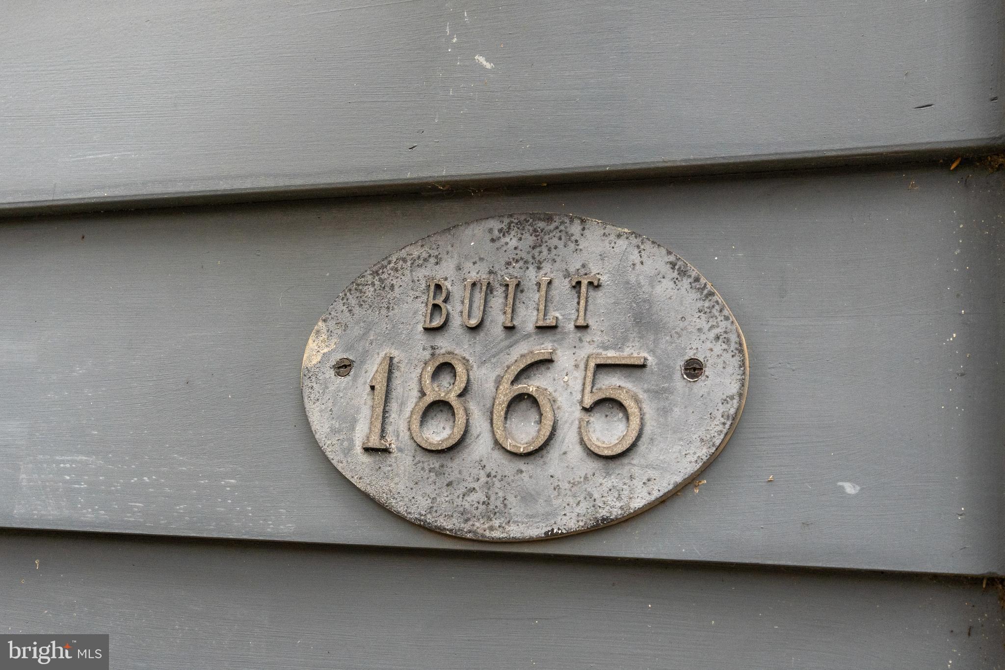 7 9TH STREET SE